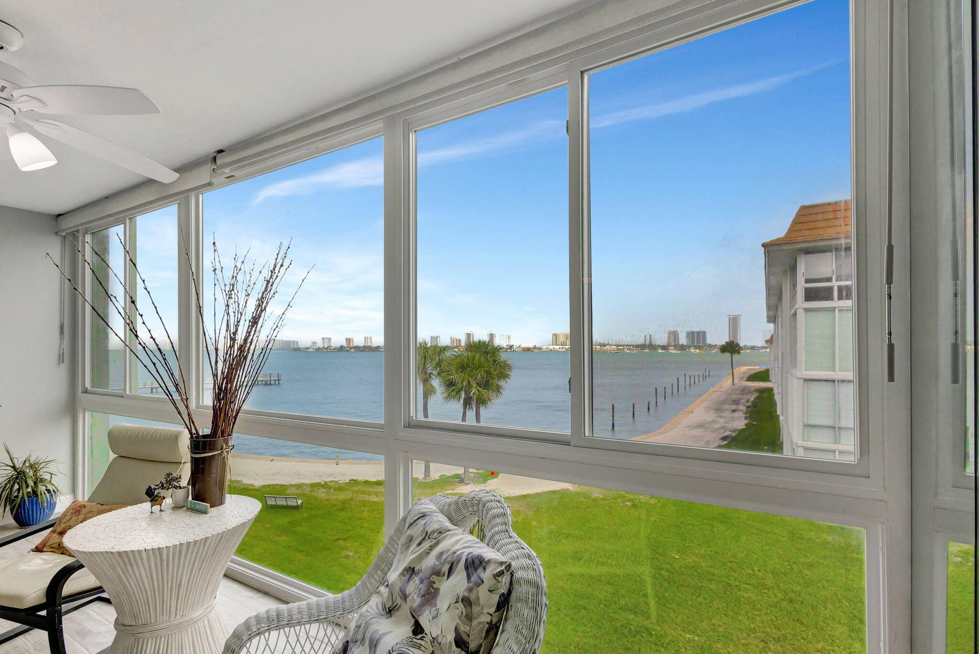 2936 Lake Shore Drive, #309, Riviera Beach, FL 33404 Lanai