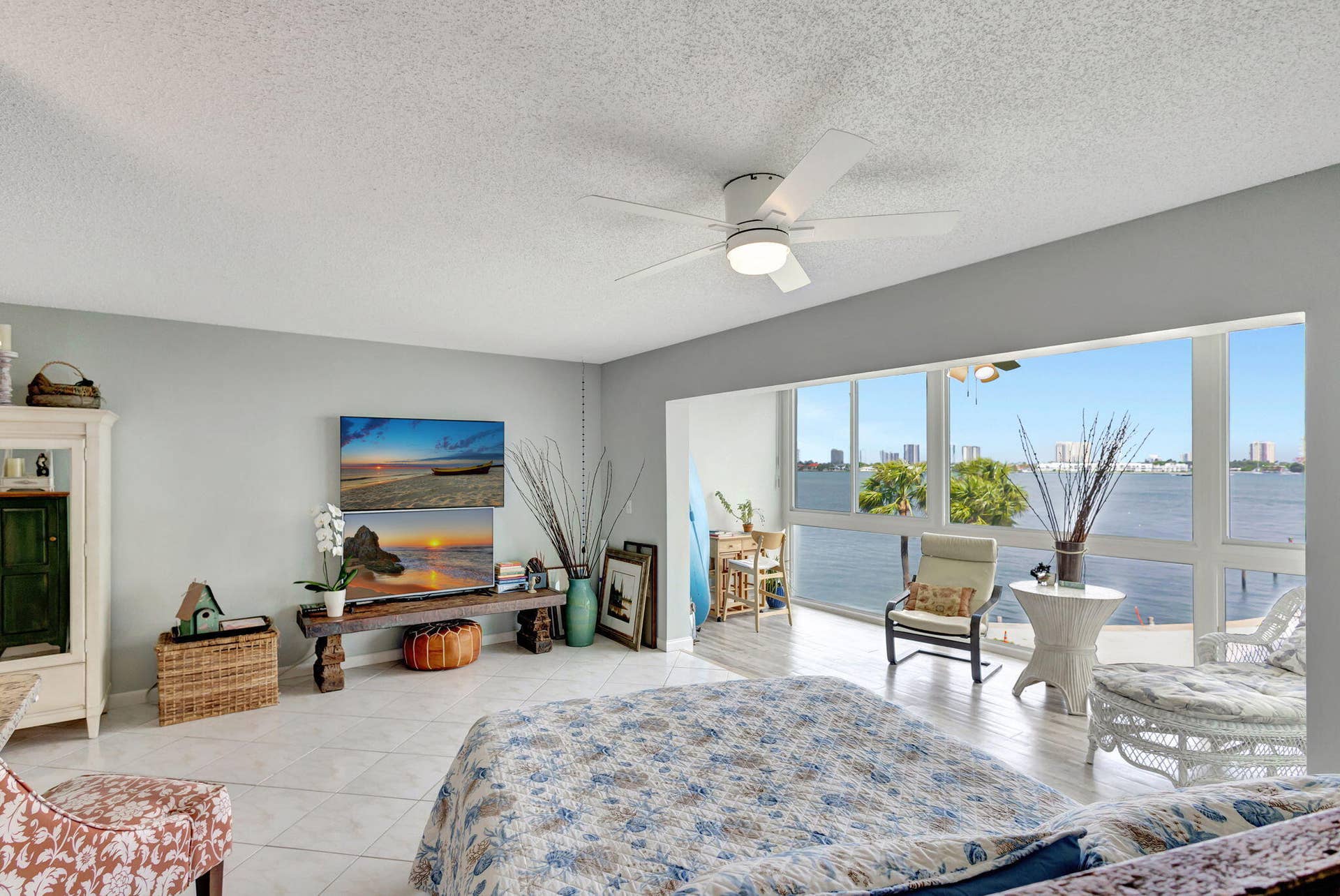 2936 Lake Shore Drive, #309, Riviera Beach, FL 33404 Living Room with Intracoastal View