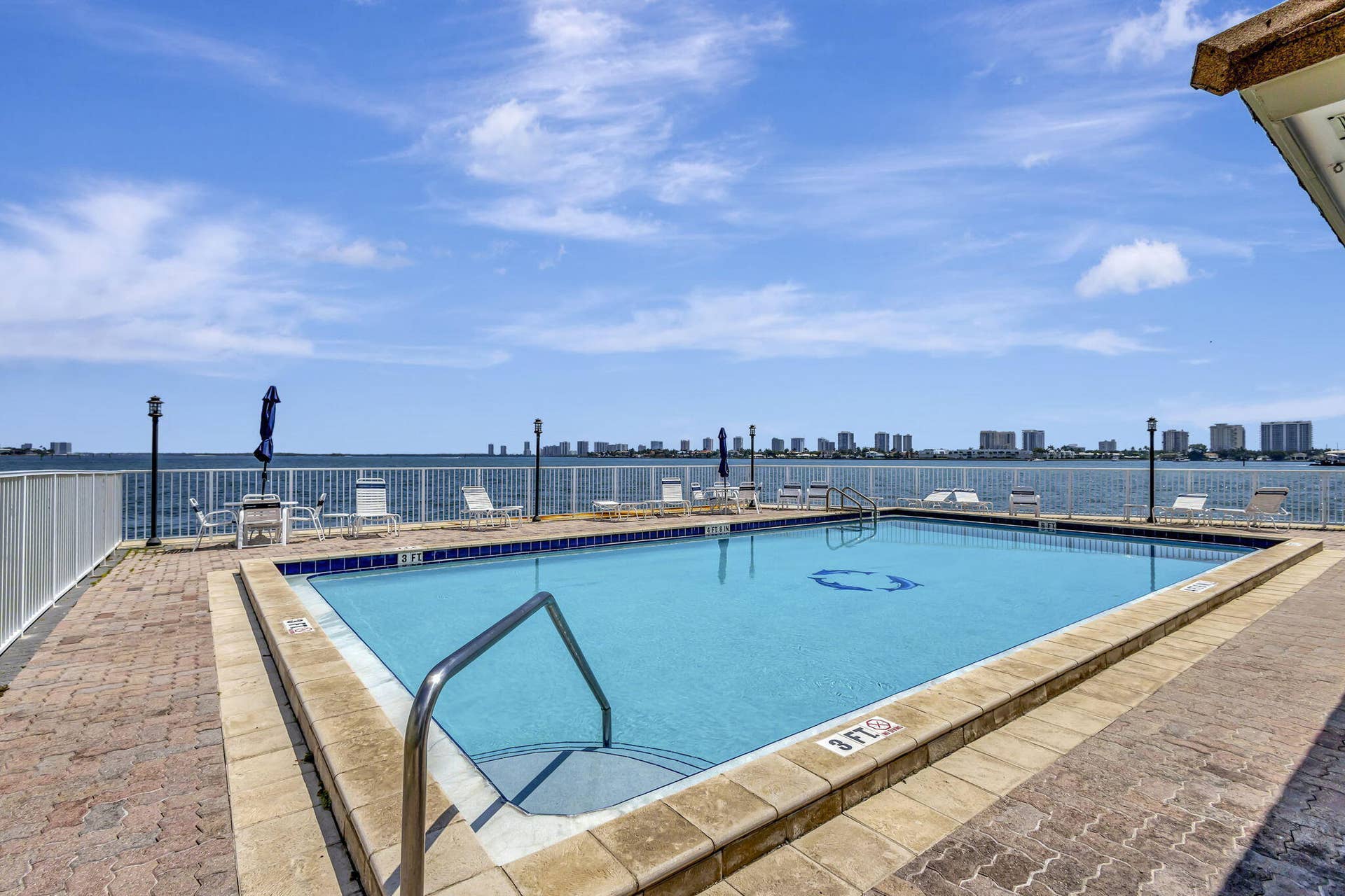 2936 Lake Shore Drive, #309, Riviera Beach, FL 33404 Swimming Pool