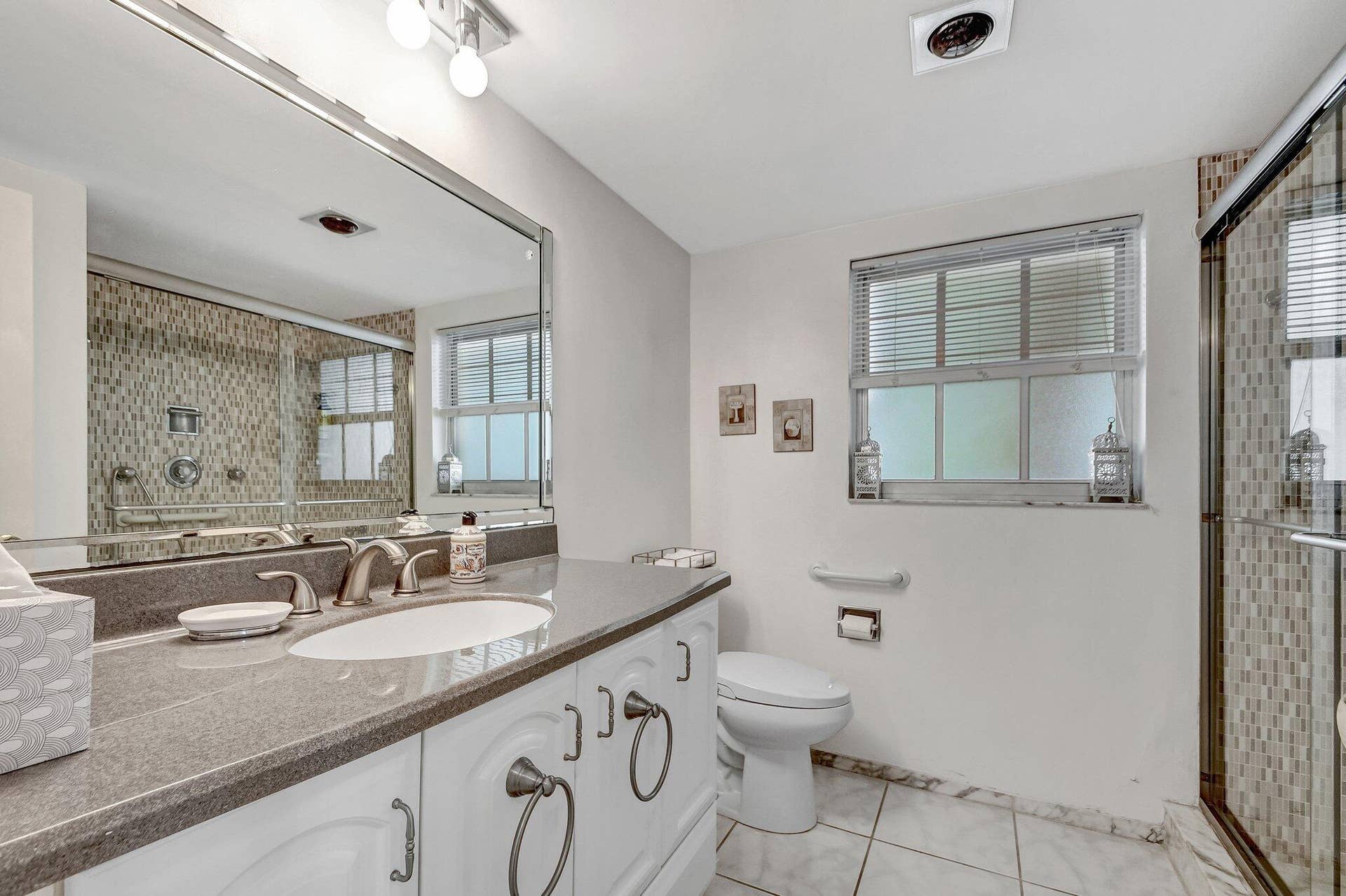 3475 S Ocean Boulevard, #116, Palm Beach, FL 33480 Second Bathroom with Shower