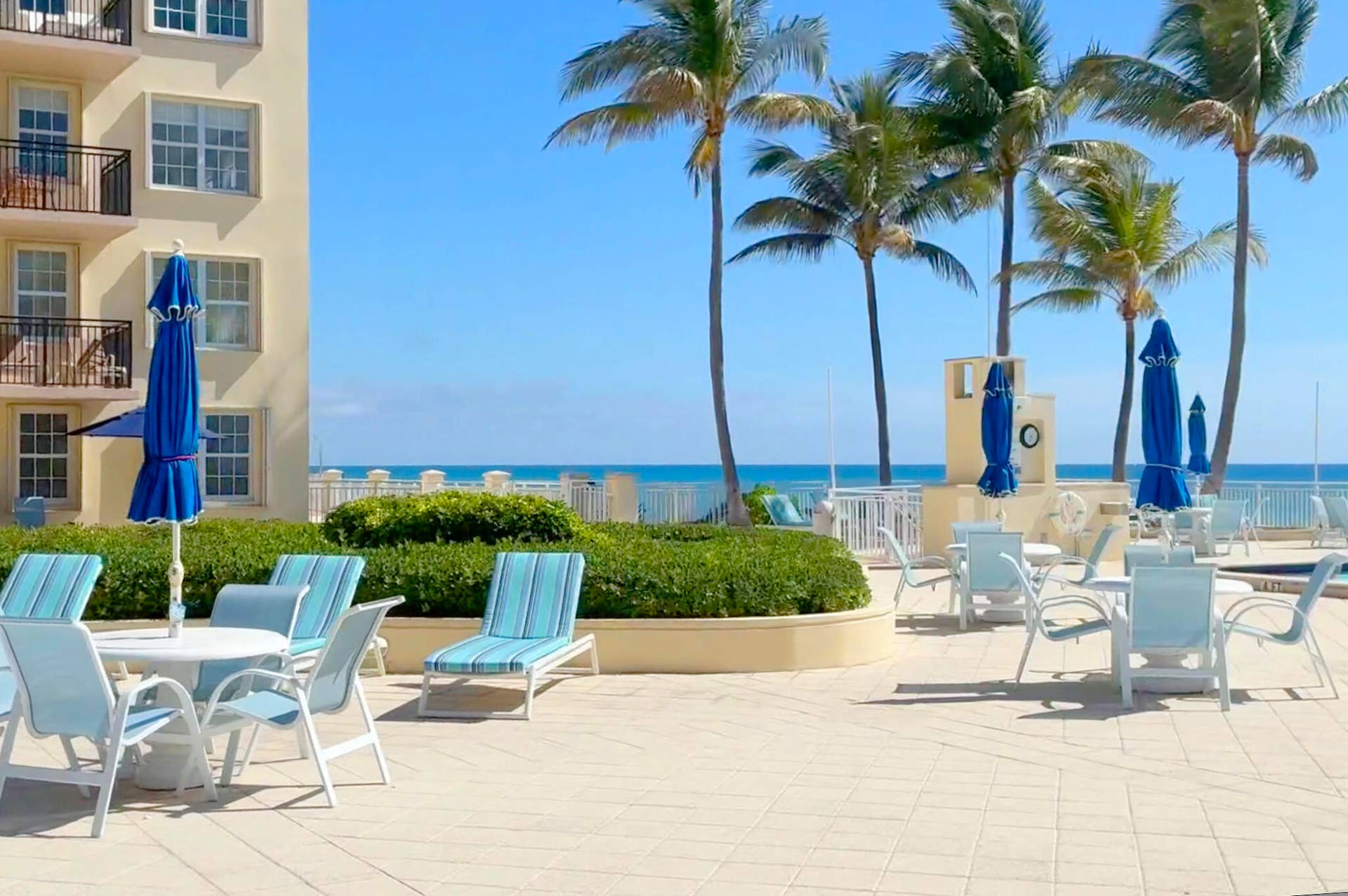 3475 S Ocean Boulevard, #116, Palm Beach, FL 33480 Sundeck Pool and Ocean