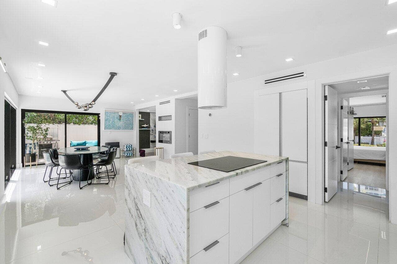 2724 North Ocean Blvd