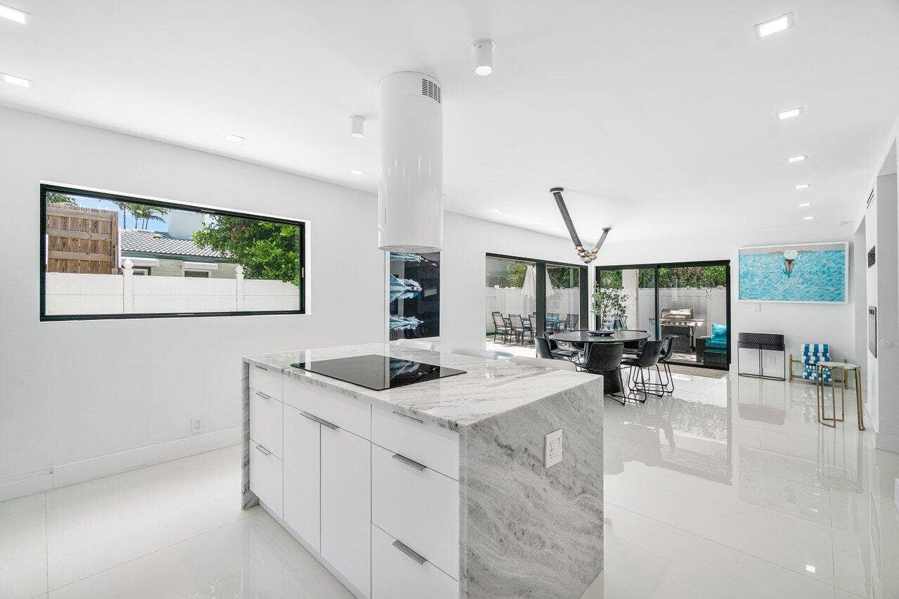 2724 North Ocean Blvd