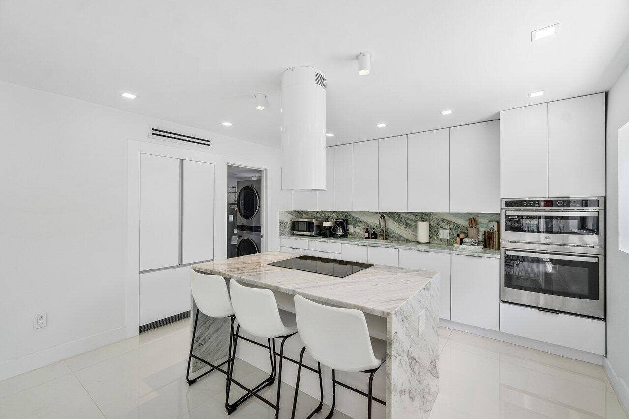 2724 North Ocean Blvd