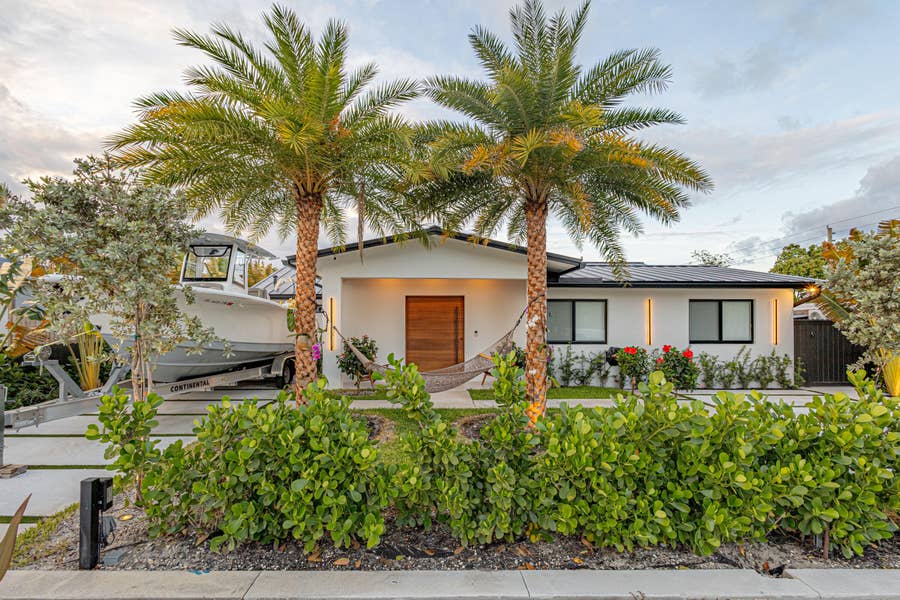 Property photo for 807 Hollywood Place, West Palm Beach, FL