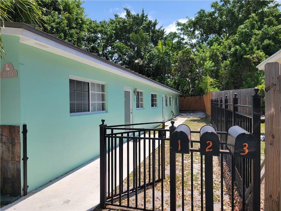 Property photo for 1010 NW 3rd Avenue, Hallandale Beach, FL