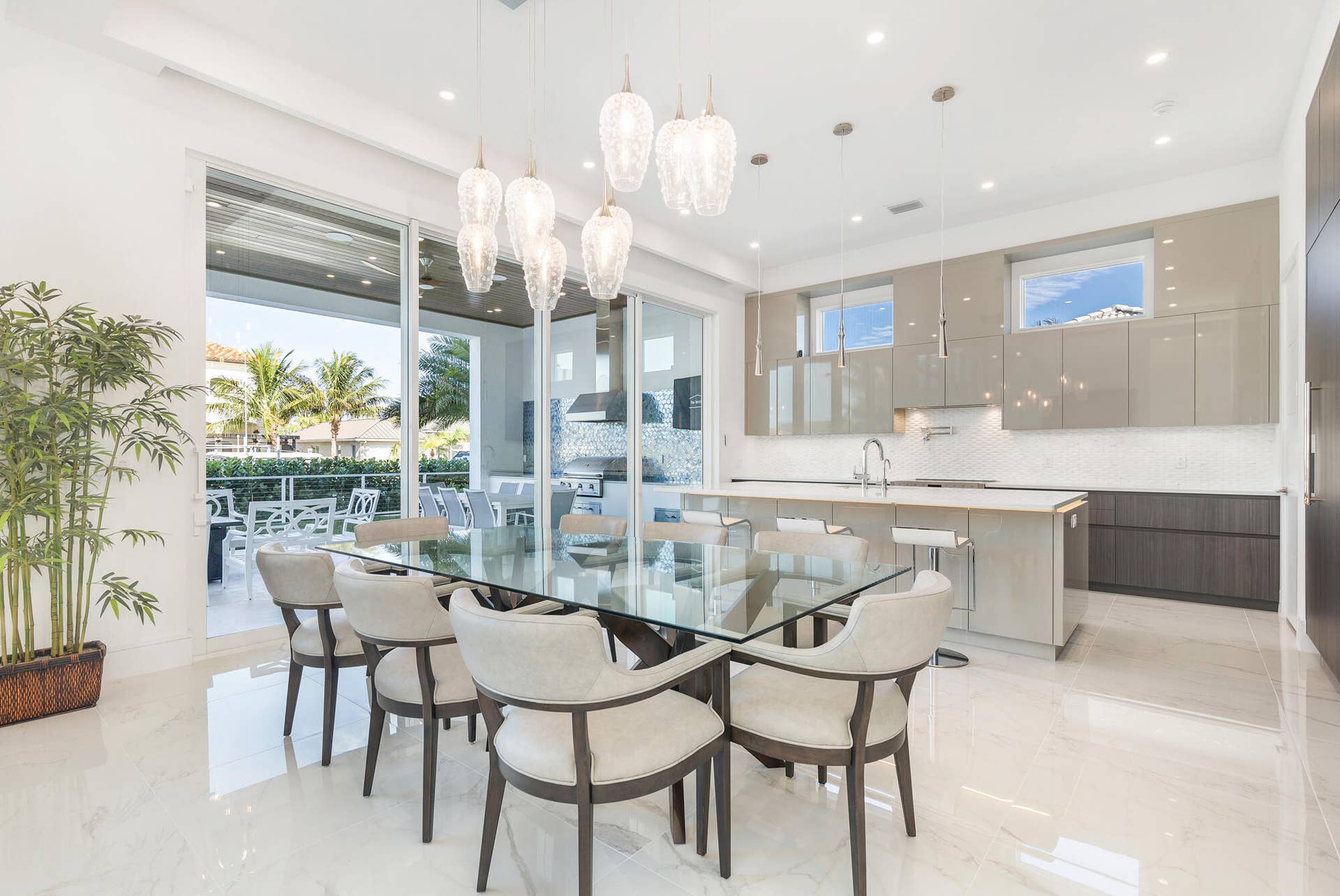Kitchen & Dining Area