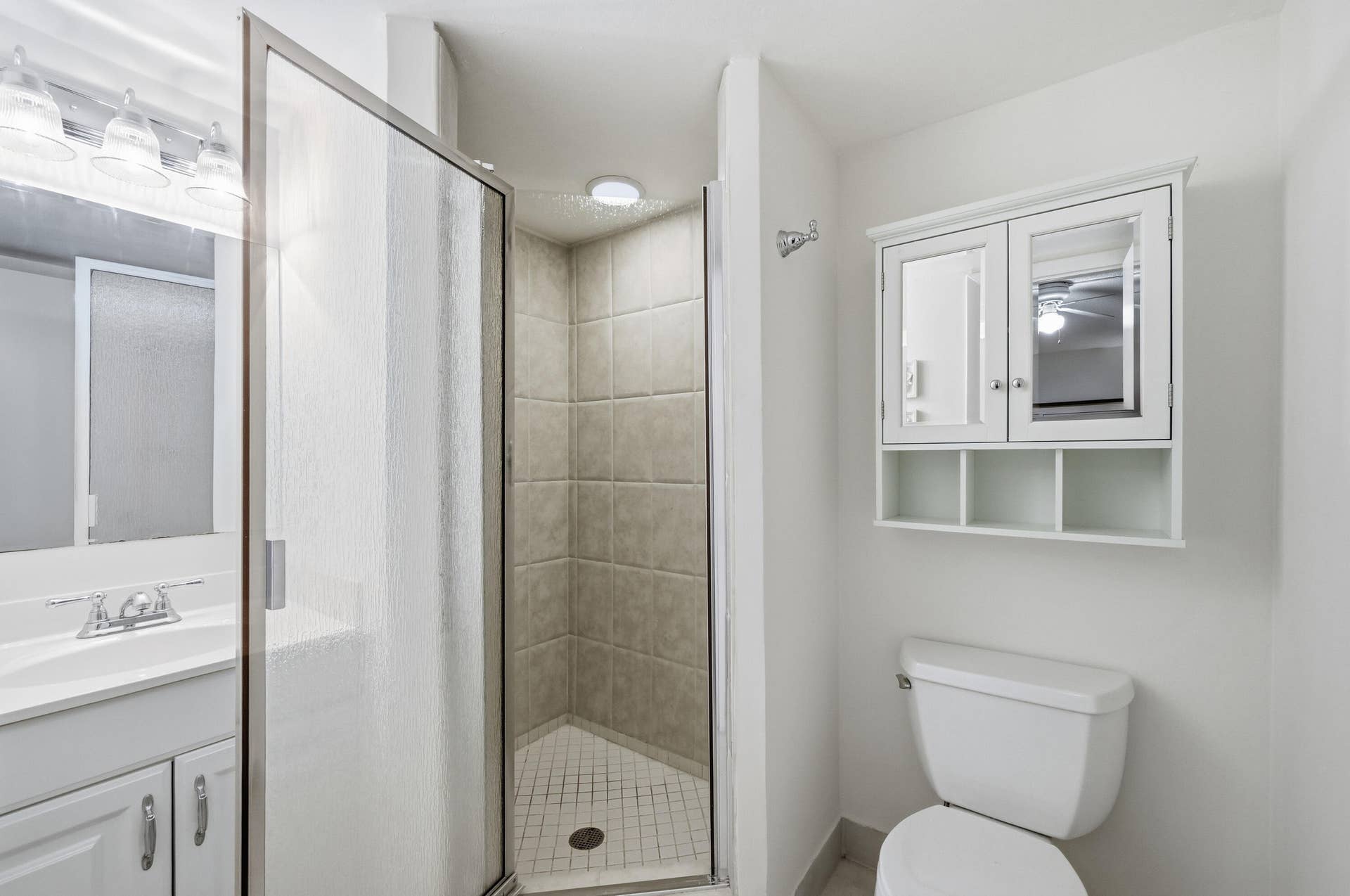 670 Tennis Club Drive, #303, Fort Lauderdale, FL 33311 Master Bathroom