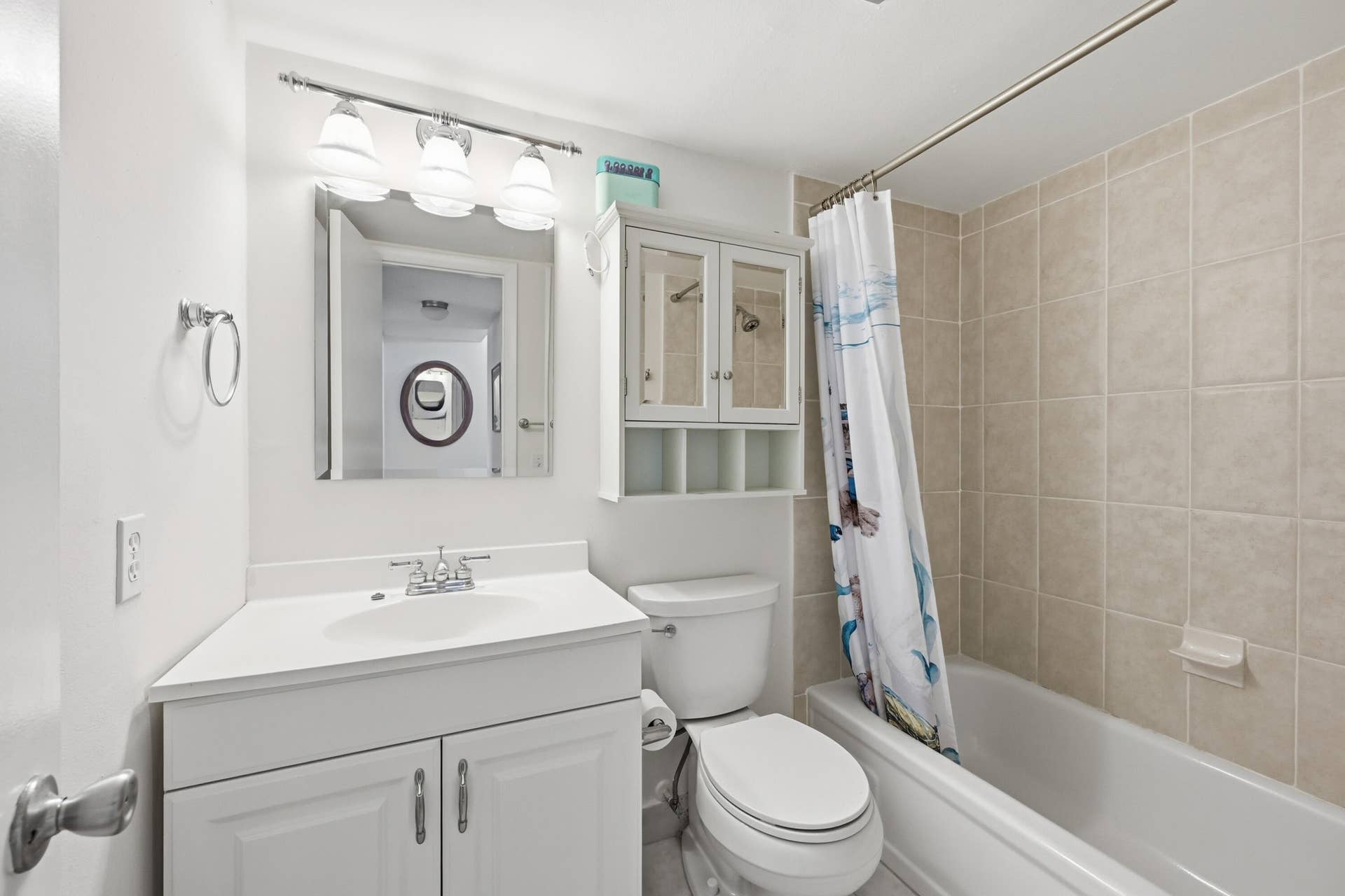 670 Tennis Club Drive, #303, Fort Lauderdale, FL 33311 2nd Bathroom