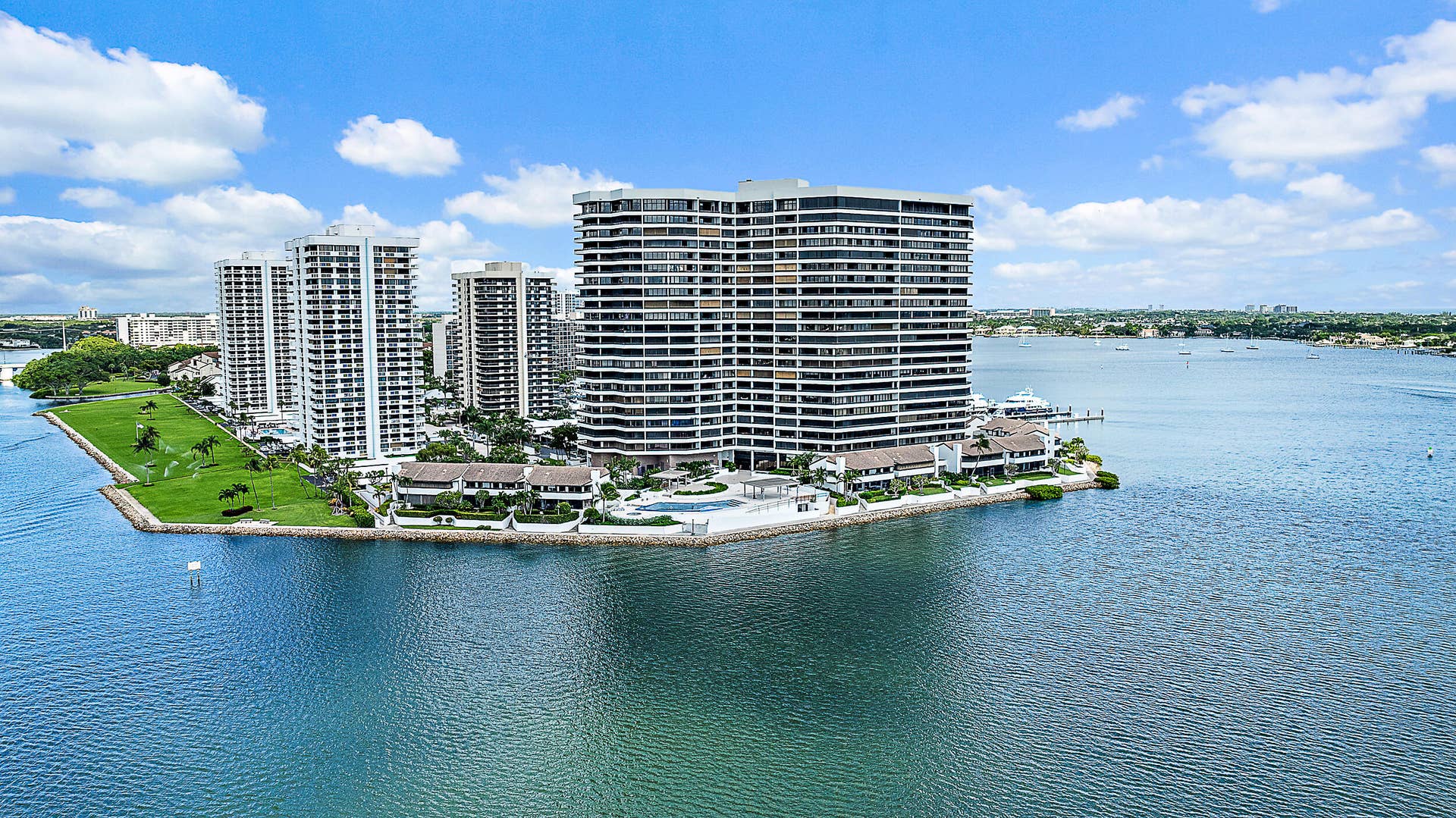 100 Lakeshore Drive, #354, North Palm Beach, FL 33408 Lake Pointe Tower