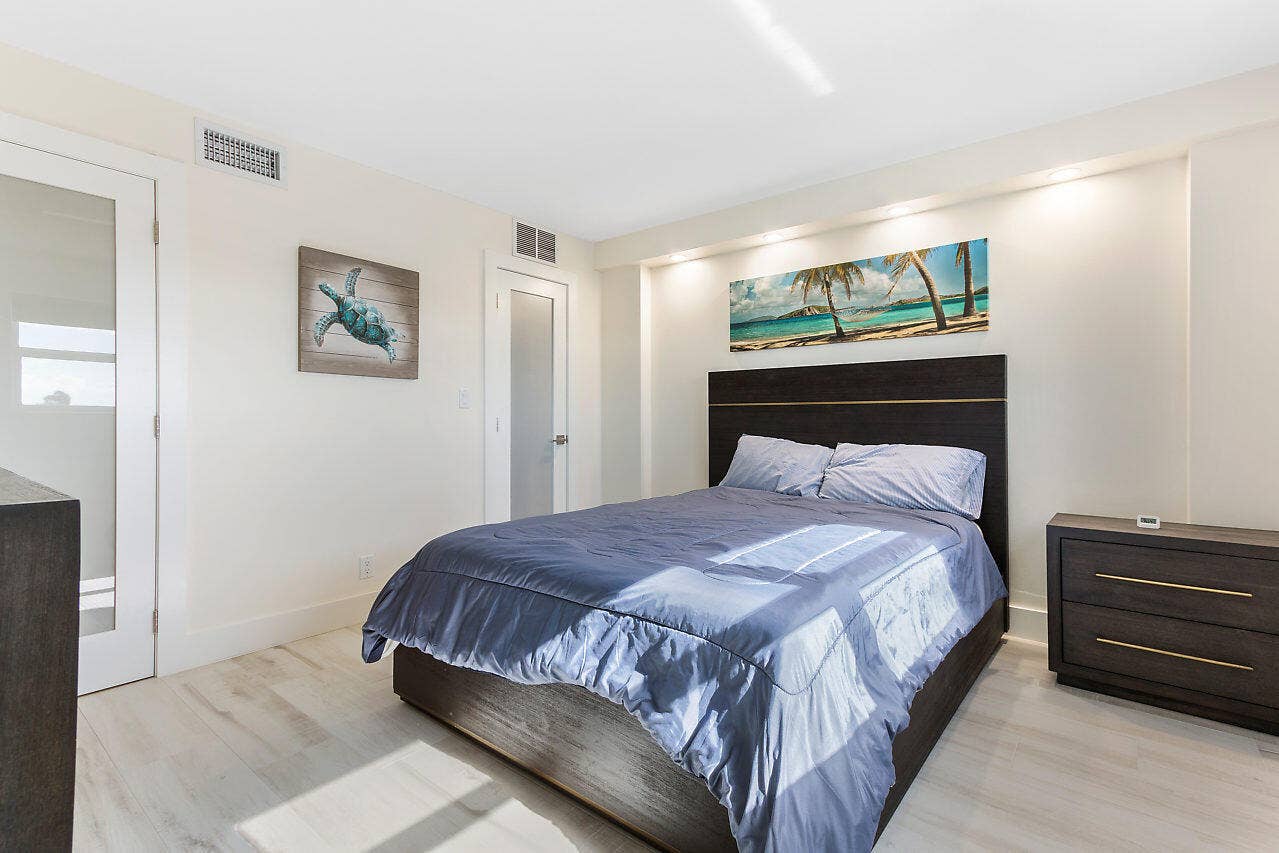 1160 Hillsboro Mile, #305, Hillsboro Beach, FL 33062 IMG_2018
