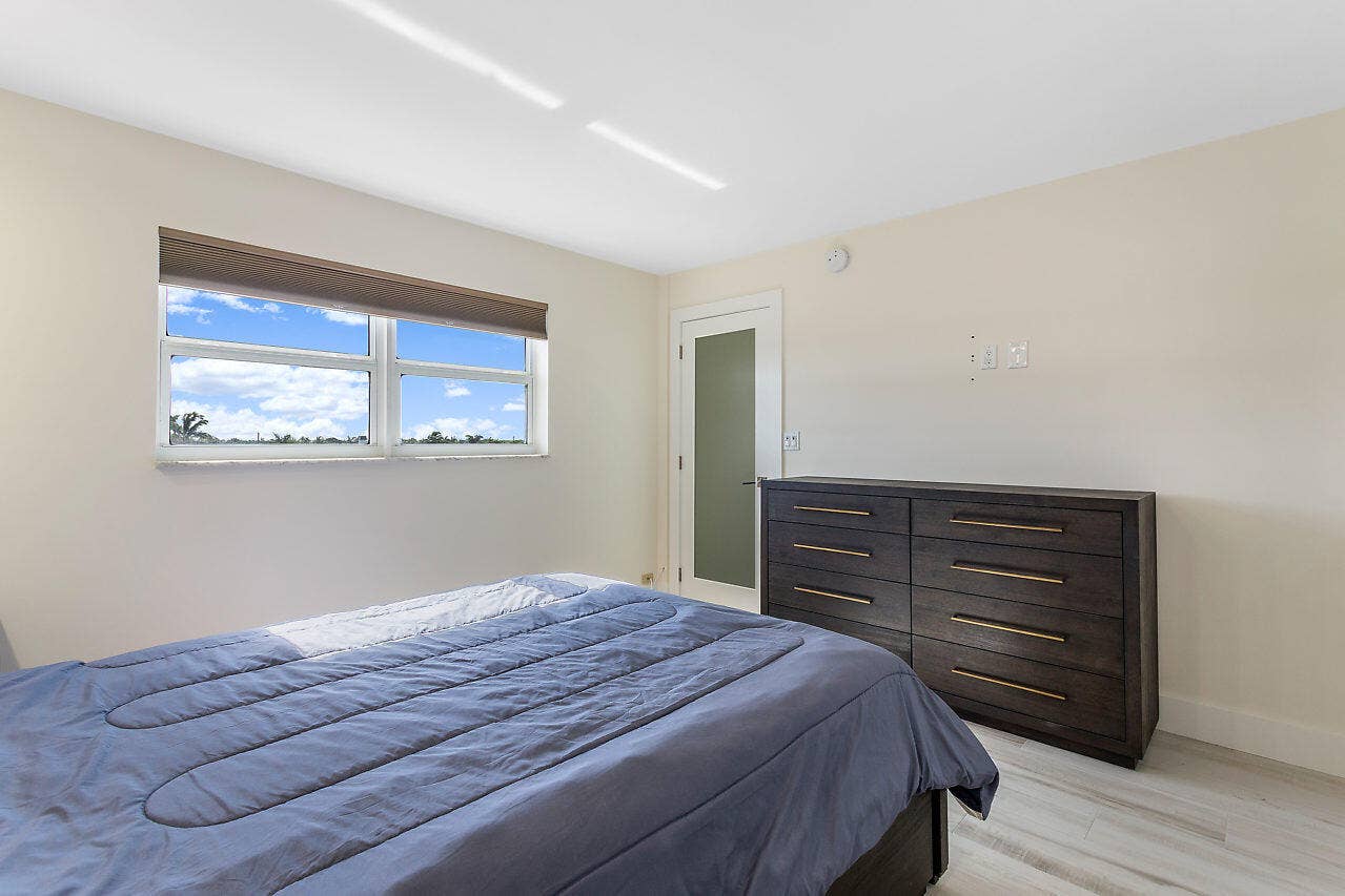 1160 Hillsboro Mile, #305, Hillsboro Beach, FL 33062 IMG_2019