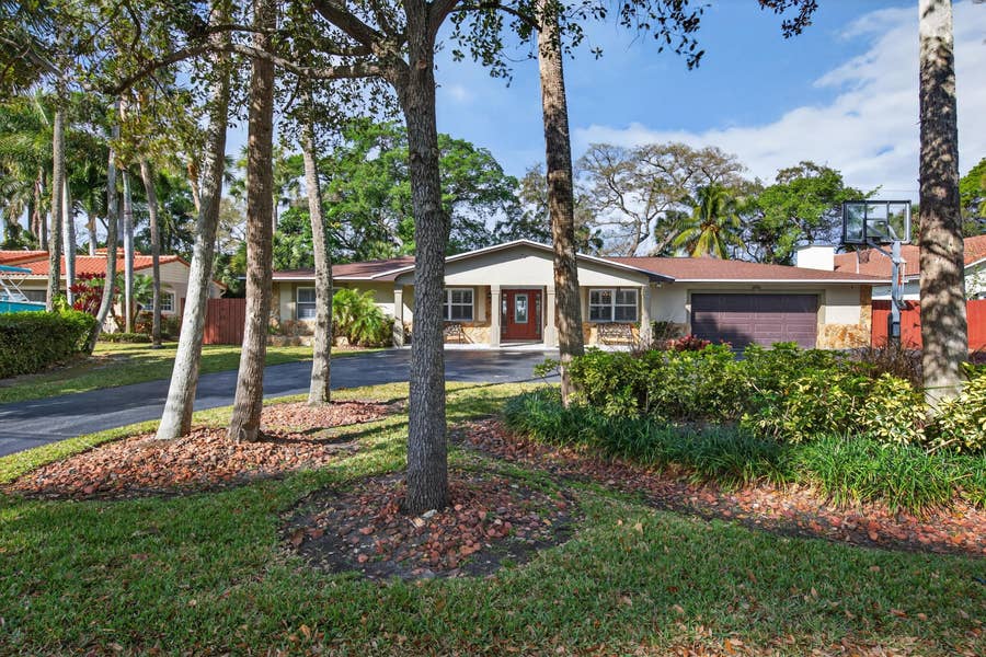 Property photo for 2535 SW 30th Terrace, Fort Lauderdale, FL