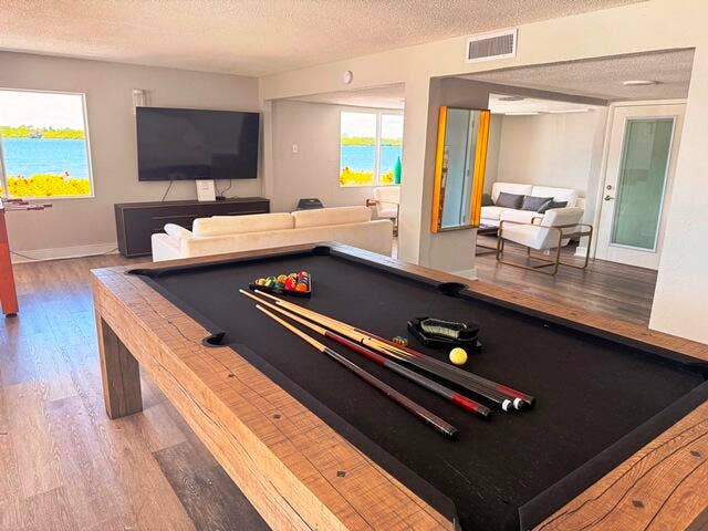 2560 S Ocean Boulevard, #603, Palm Beach, Palm Beach, FL 33480 Billiards