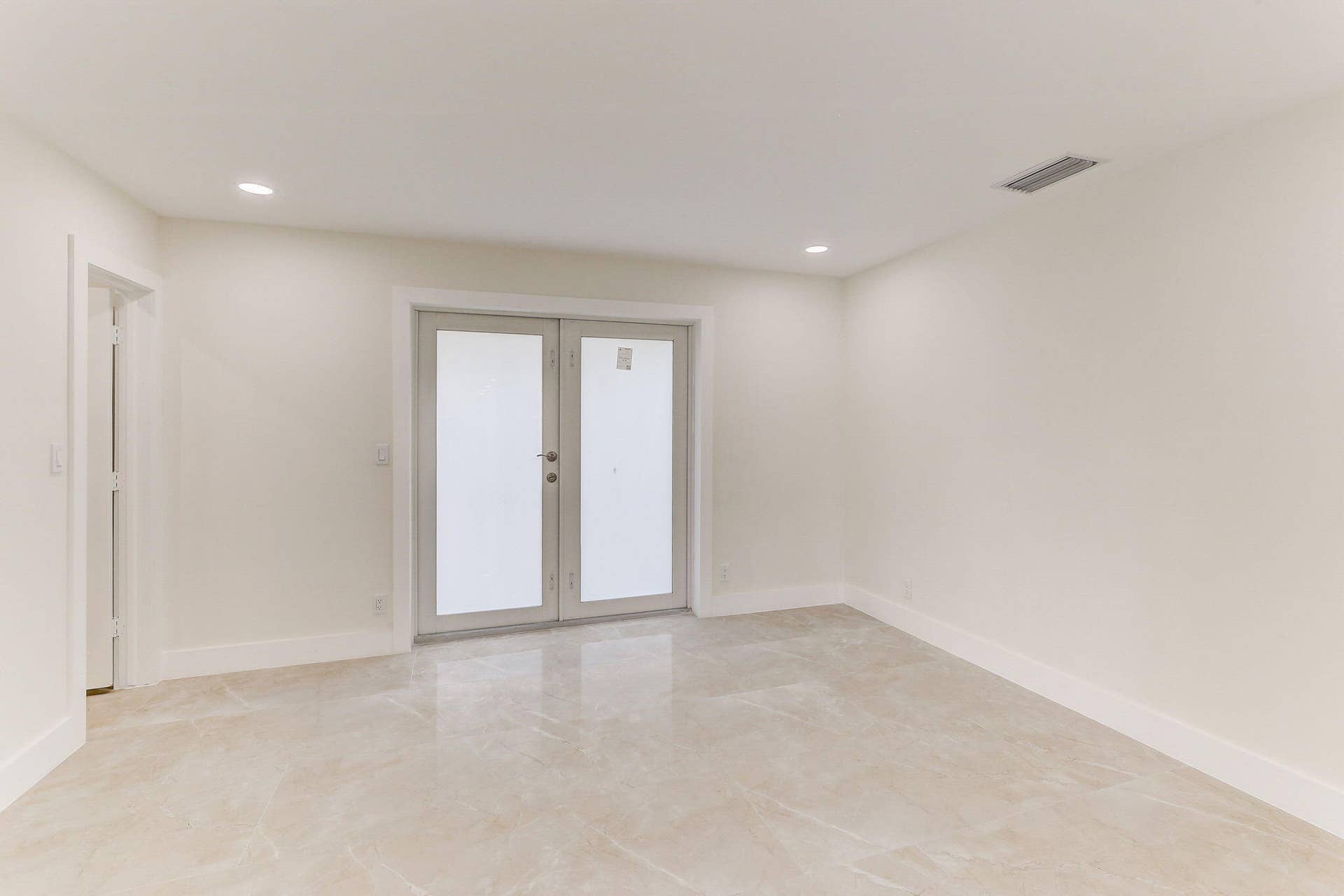 5591 NE 29th Avenue, Fort Lauderdale, FL 33308 NE 29th Ave-032