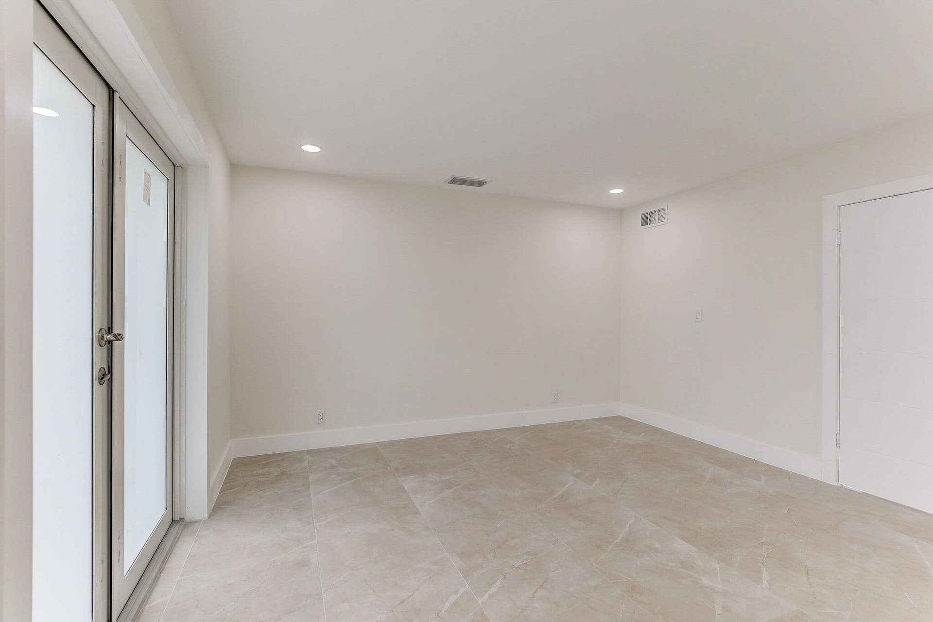 5591 NE 29th Avenue, Fort Lauderdale, FL 33308 NE 29th Ave-035