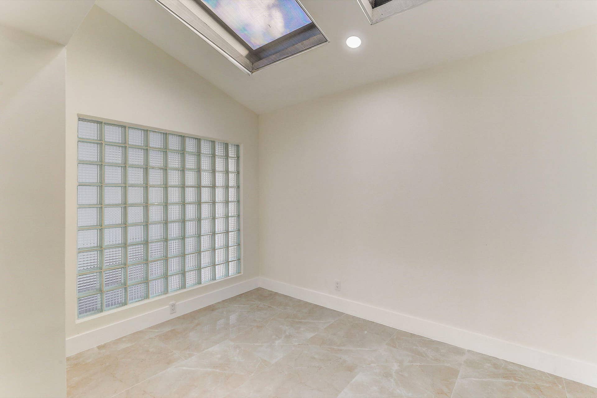 5591 NE 29th Avenue, Fort Lauderdale, FL 33308 NE 29th Ave-013