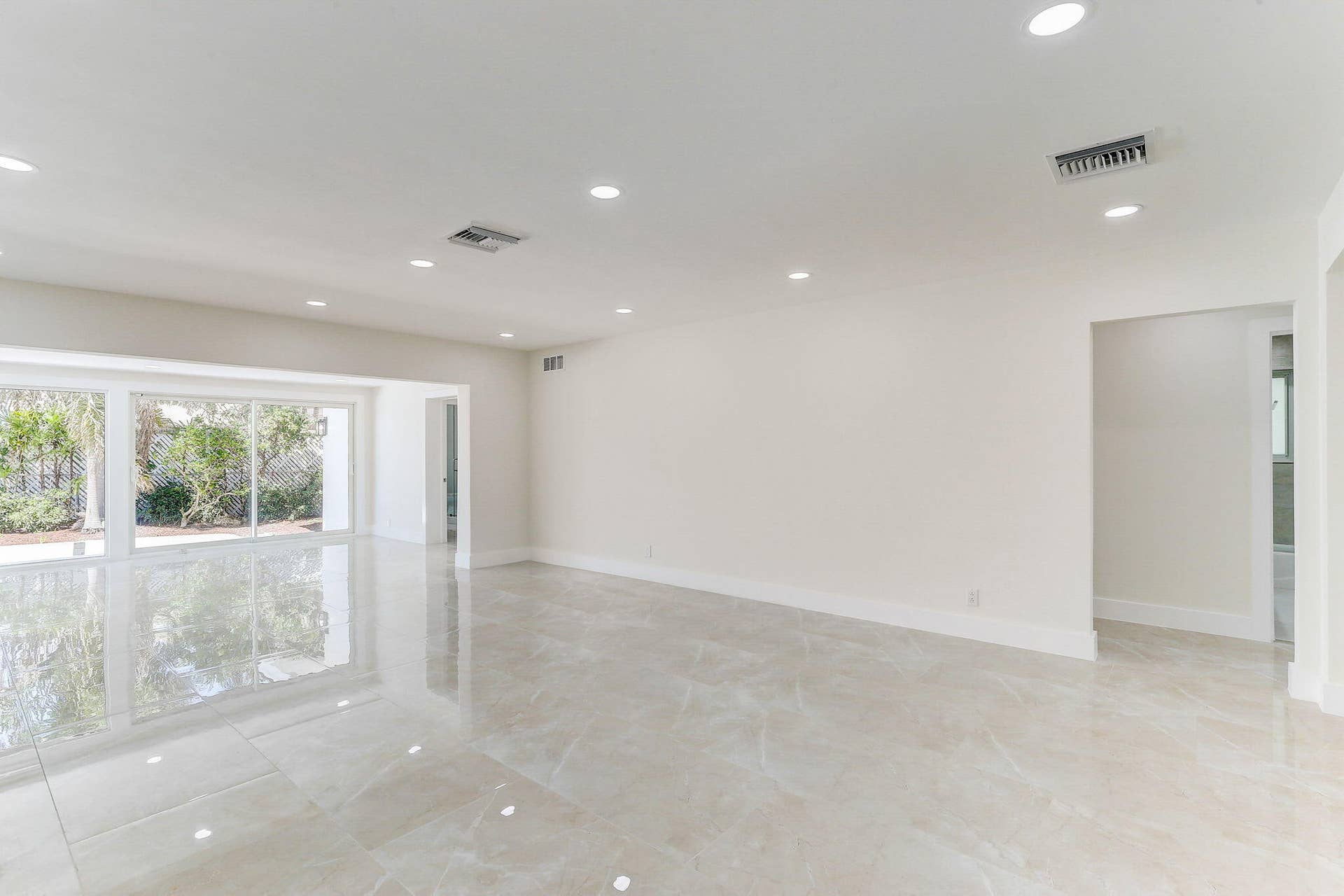 5591 NE 29th Avenue, Fort Lauderdale, FL 33308 NE 29th Ave-054