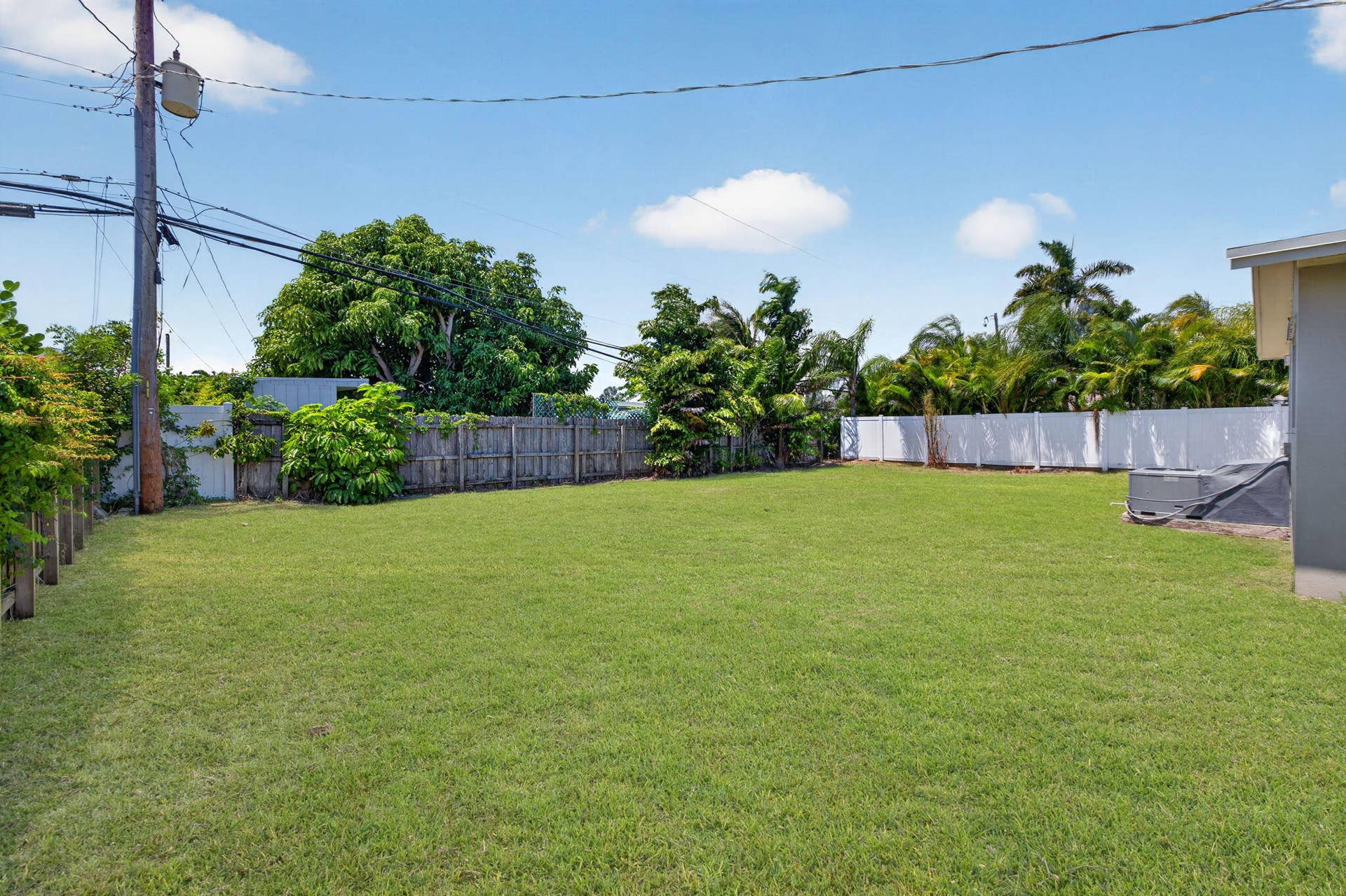 4807 NE 18th Avenue, Oakland Park, FL 33334 10-web-or-mls-699A9099