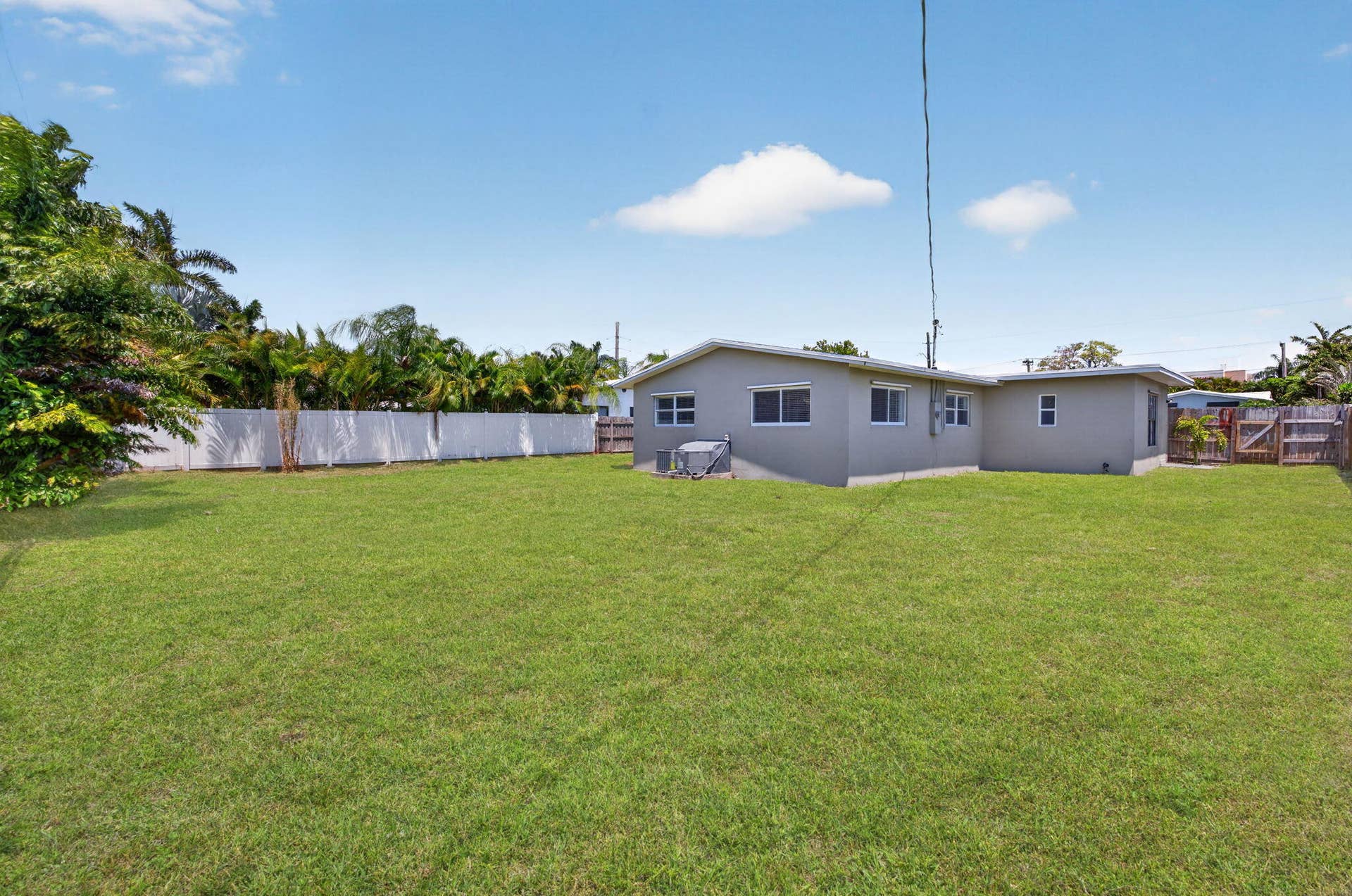 4807 NE 18th Avenue, Oakland Park, FL 33334 9-web-or-mls-699A9094