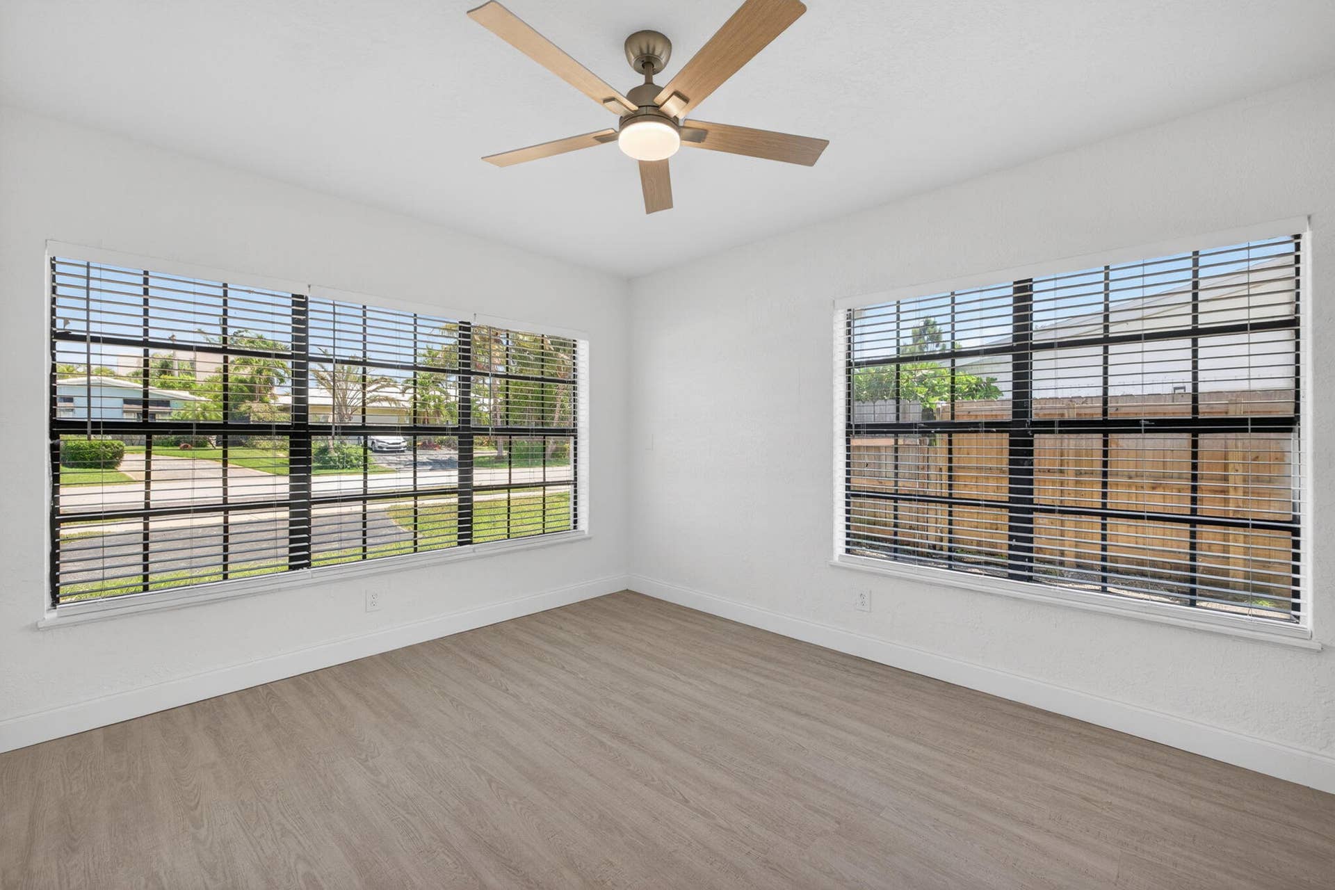 4807 NE 18th Avenue, Oakland Park, FL 33334 32-web-or-mls-699A9274