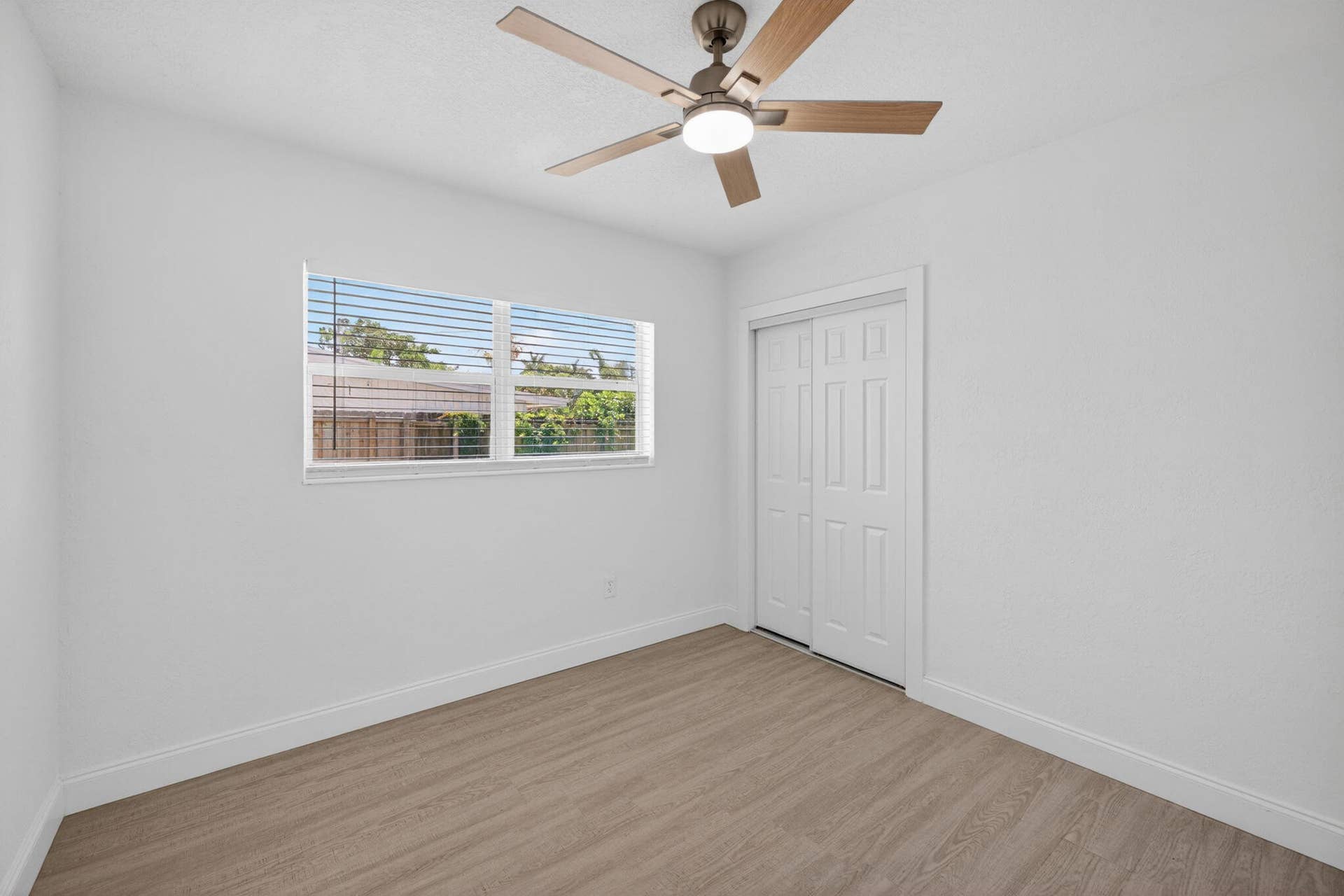 4807 NE 18th Avenue, Oakland Park, FL 33334 42-web-or-mls-699A9369