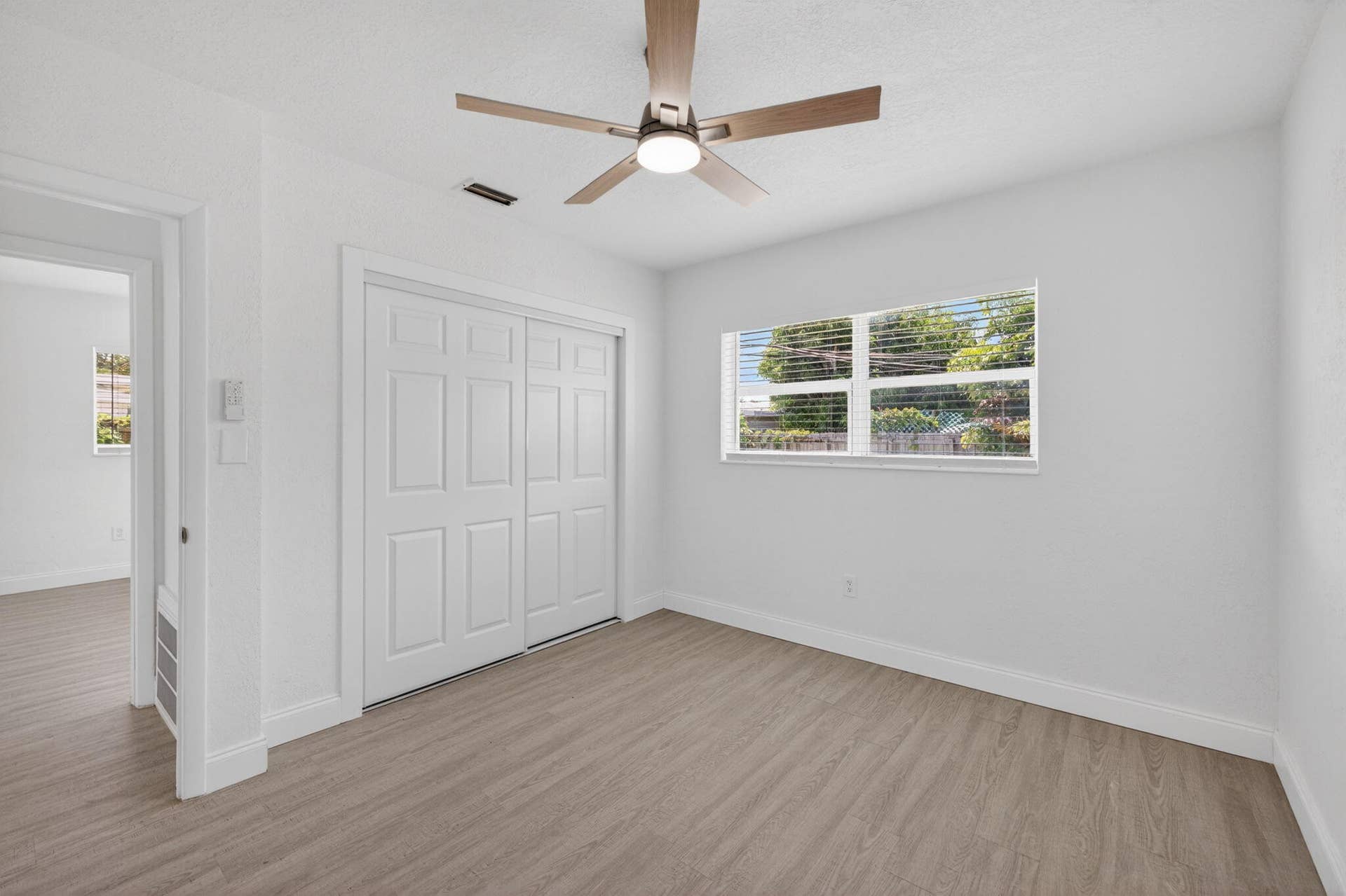 4807 NE 18th Avenue, Oakland Park, FL 33334 52-web-or-mls-699A9450