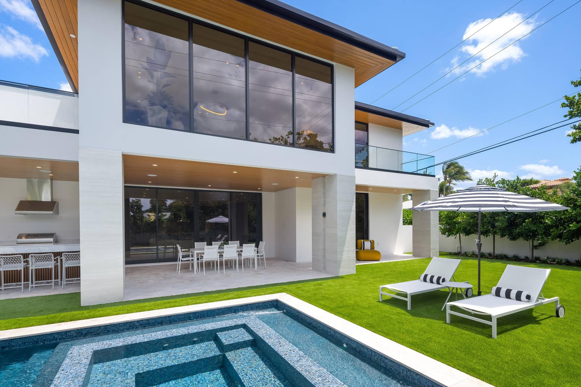 1351 Cocoanut Road, Boca Raton, FL 33432 POOL / PATIO