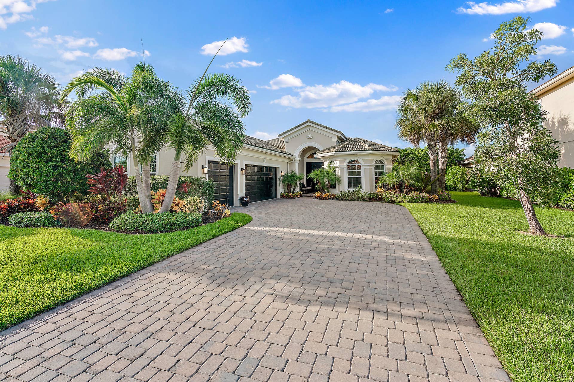 279 Carina Dr
