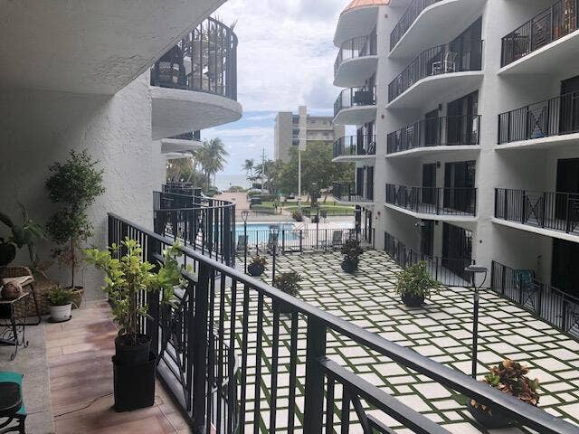 2029 N Ocean Boulevard, #209, Fort Lauderdale, FL 33305 IMG_7144