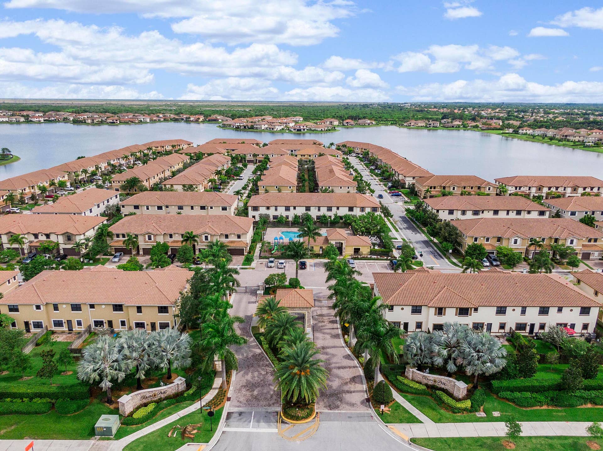 9606 Town Parc Cir N_16