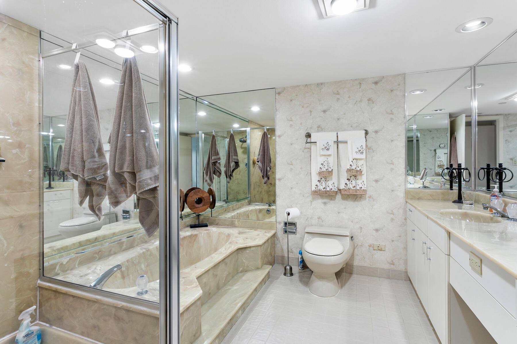 Master_Bathroom_web