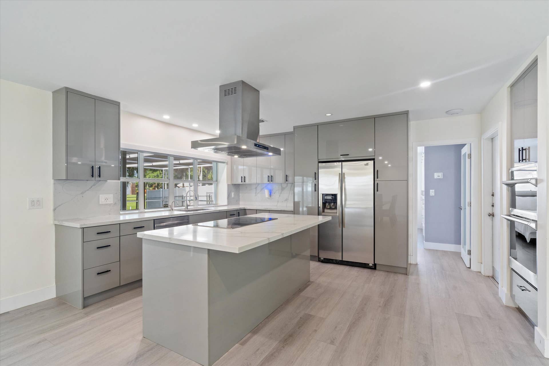 7521 SW 1st Street, Plantation, FL 33317 Beautifully Remodeled Kitchen