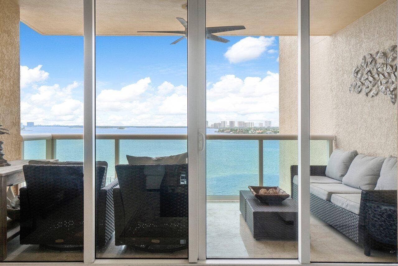 009-2650LakeShoreDrive-WestPalmBeach-FL-