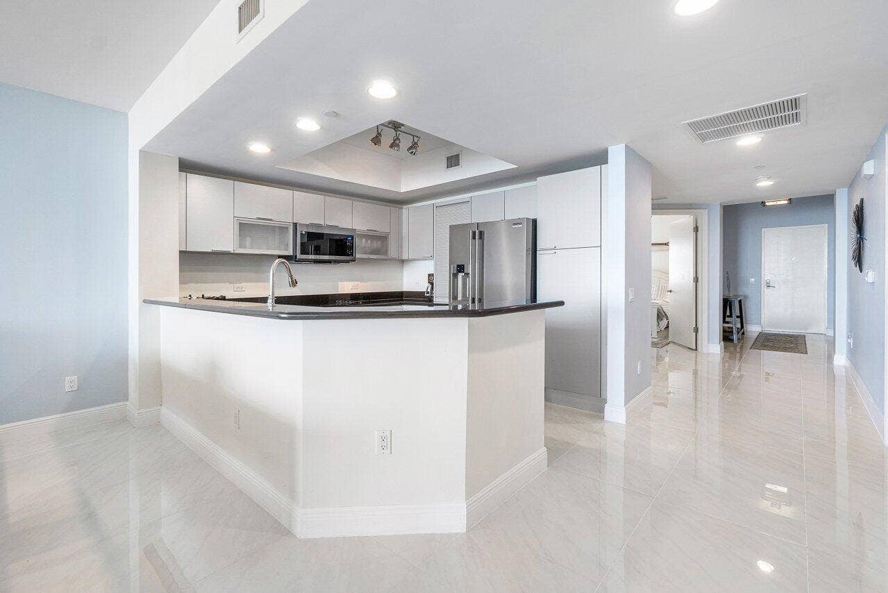 Open Kitchen