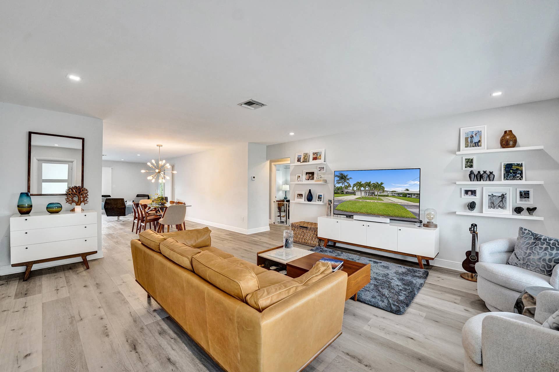 381 SE 3rd Street, Pompano Beach, FL 33060 Living Room