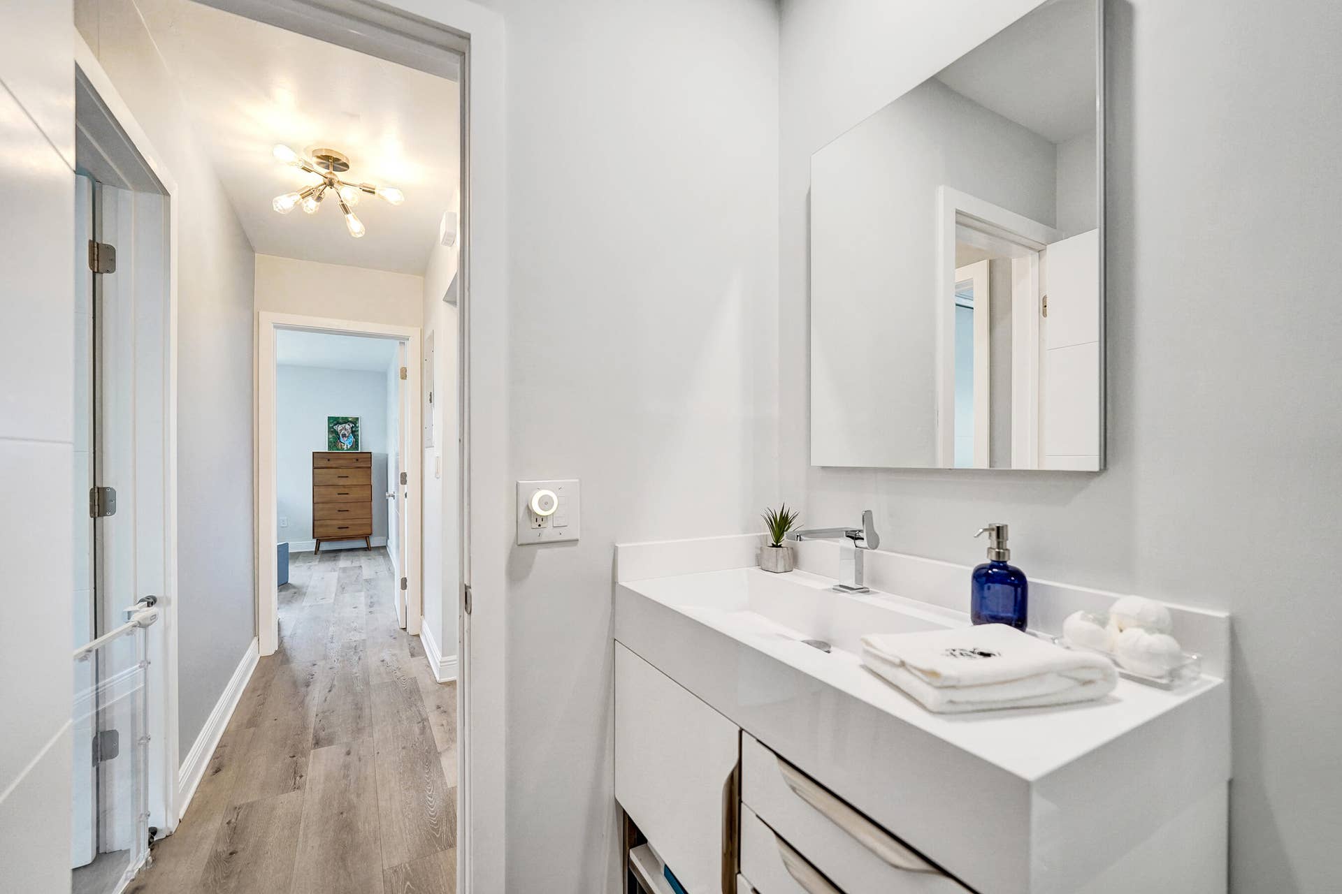 381 SE 3rd Street, Pompano Beach, FL 33060 Primary bathroom
