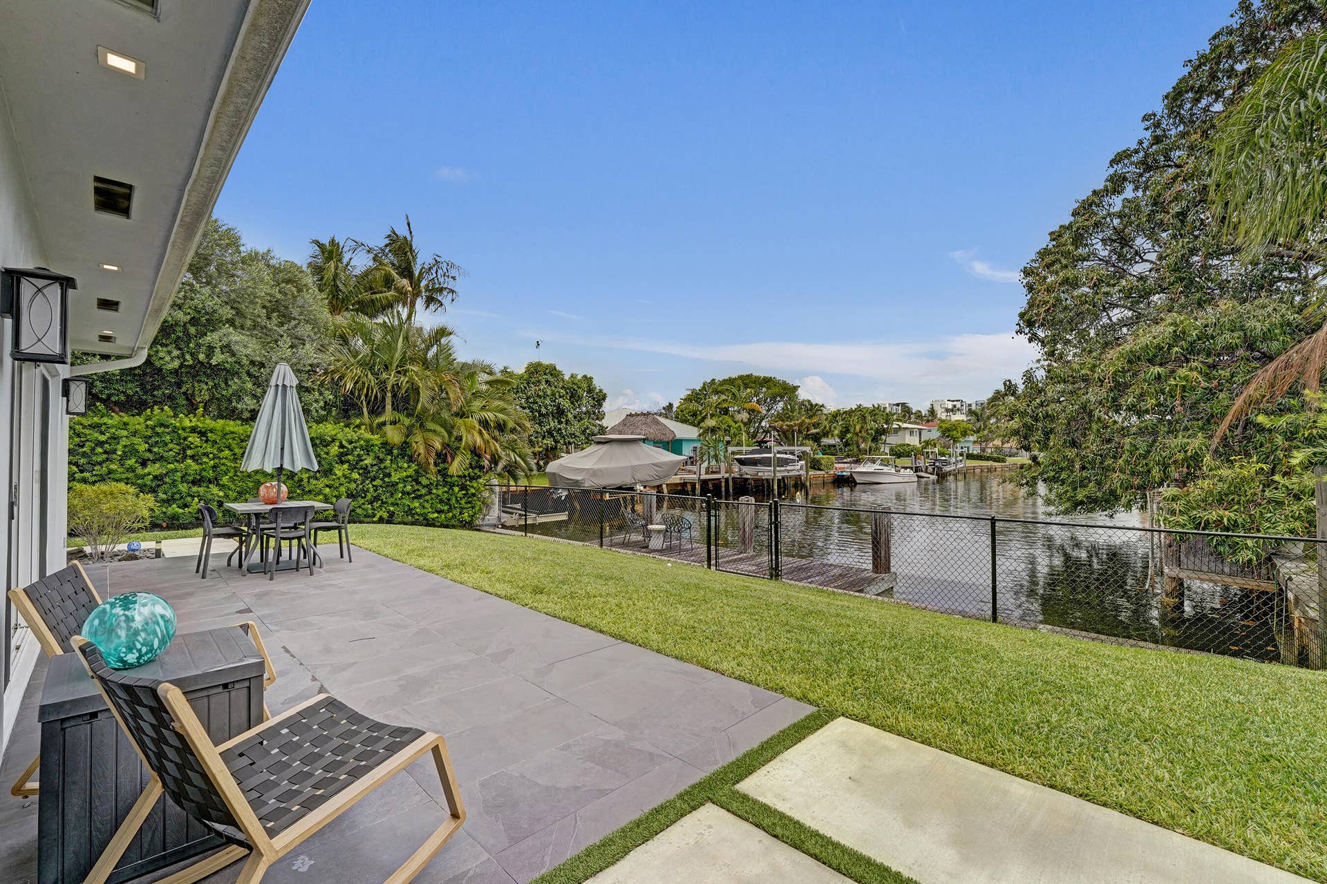 381 SE 3rd Street, Pompano Beach, FL 33060 Waterside patio