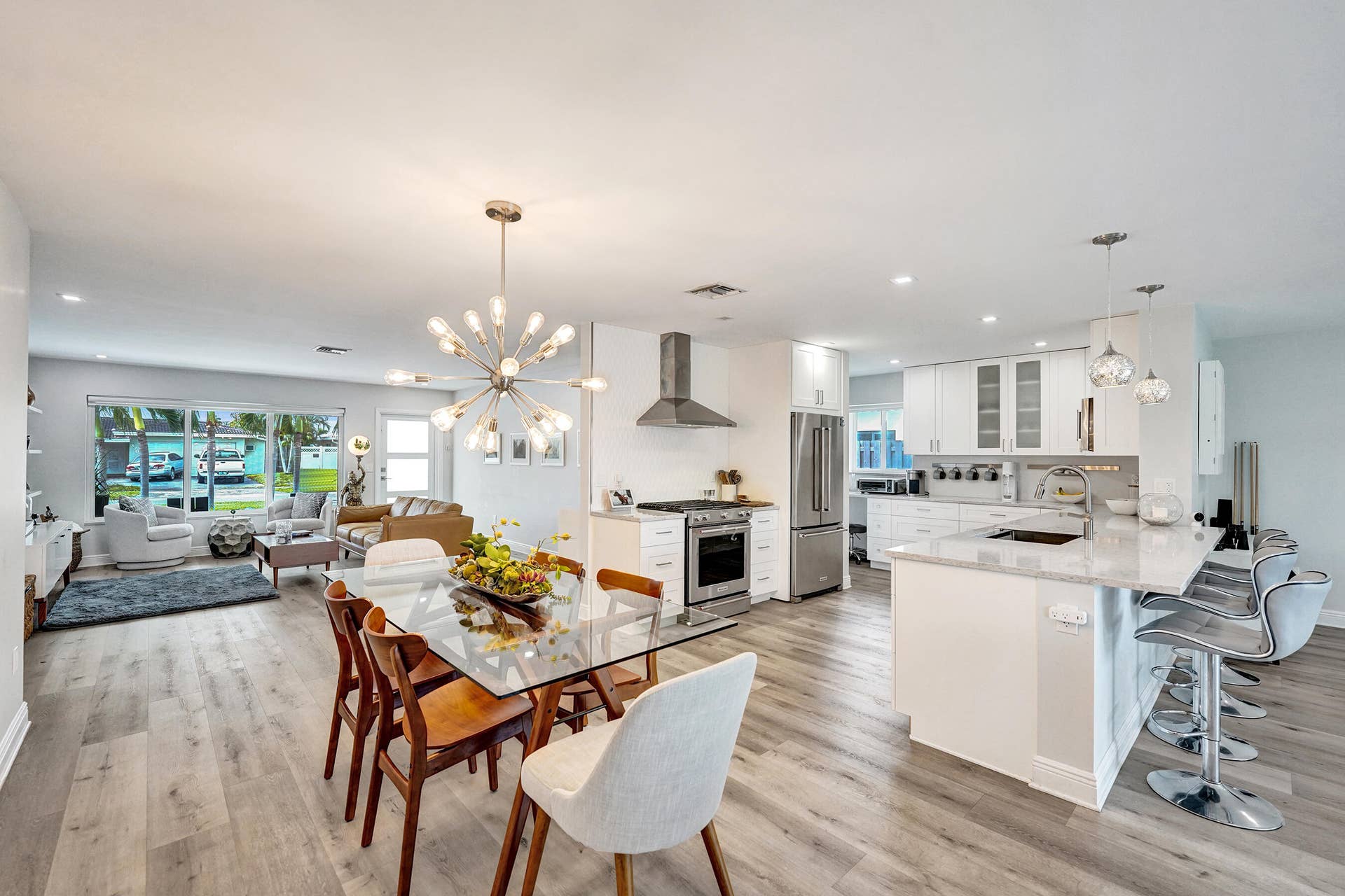 381 SE 3rd Street, Pompano Beach, FL 33060 Expansive living areas