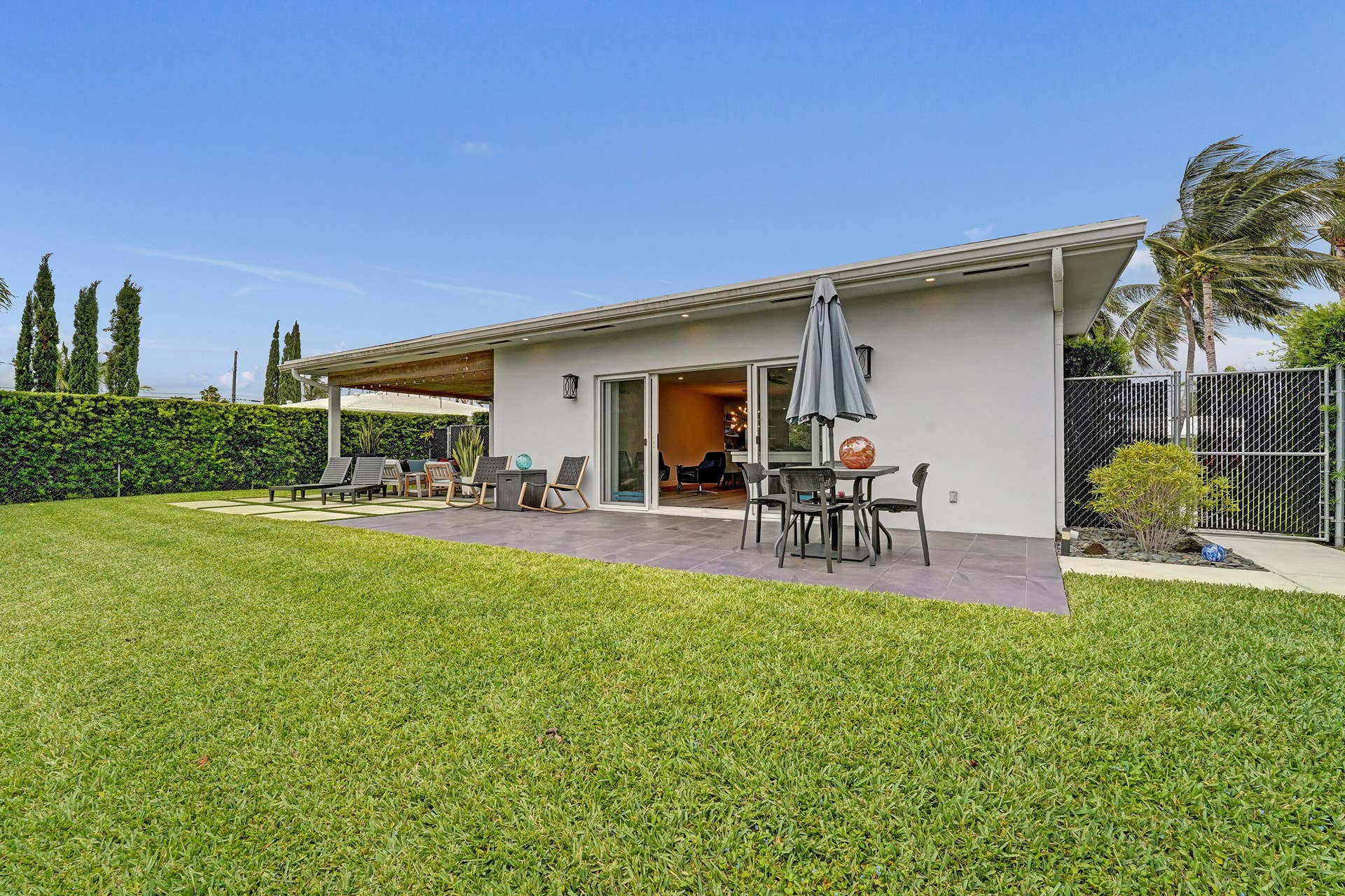 381 SE 3rd Street, Pompano Beach, FL 33060 Room for a pool