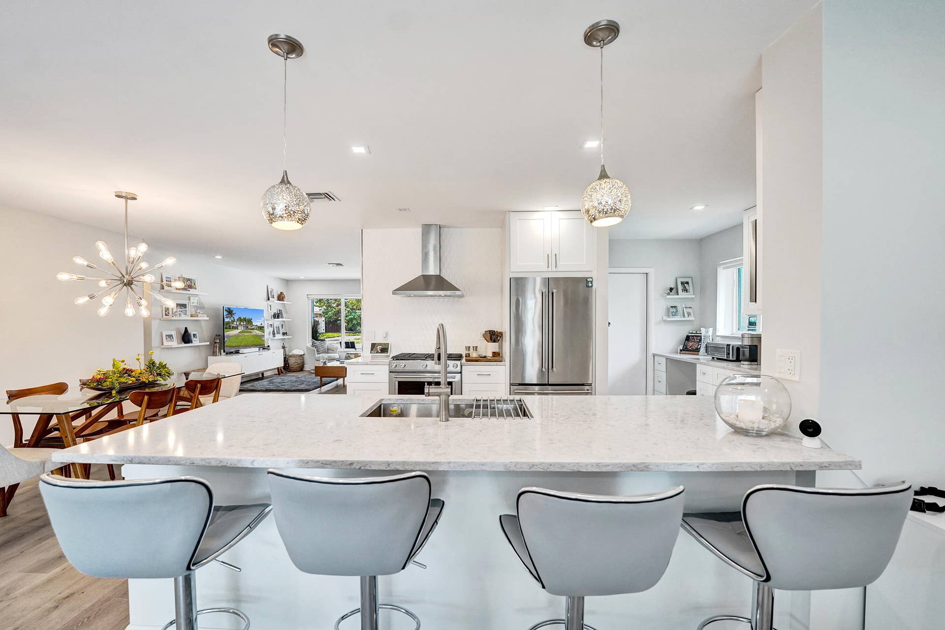 381 SE 3rd Street, Pompano Beach, FL 33060 Kitchen