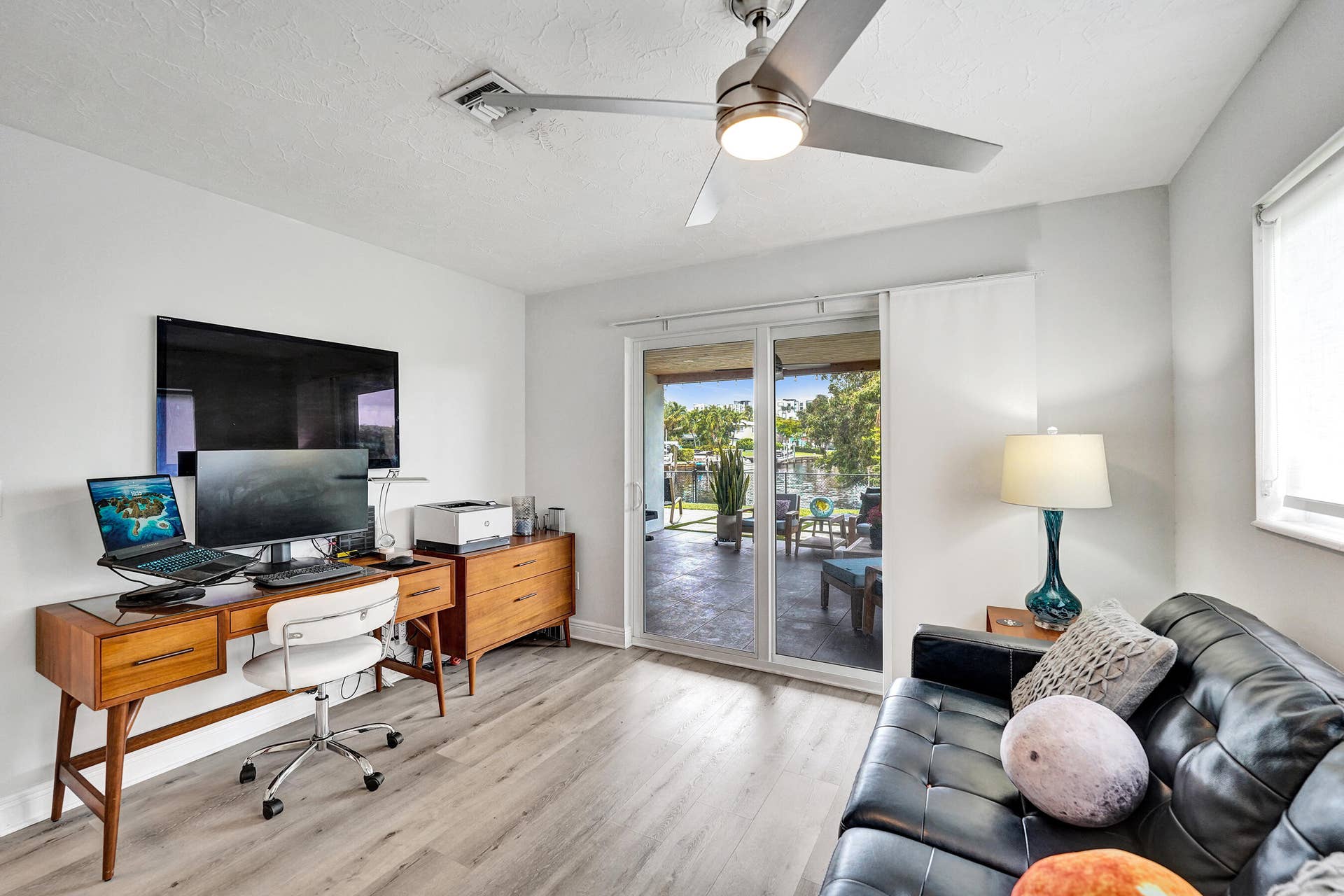381 SE 3rd Street, Pompano Beach, FL 33060 Guest bedroom