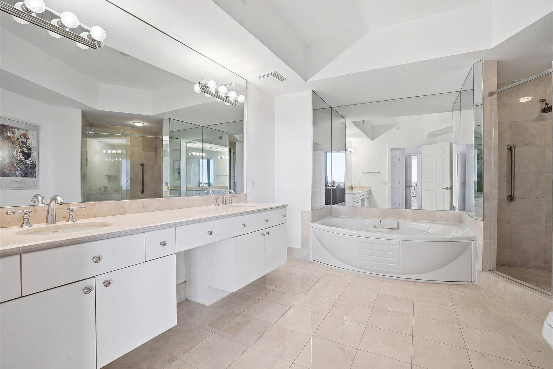 25-3100 N Ocean Blvd #804_025