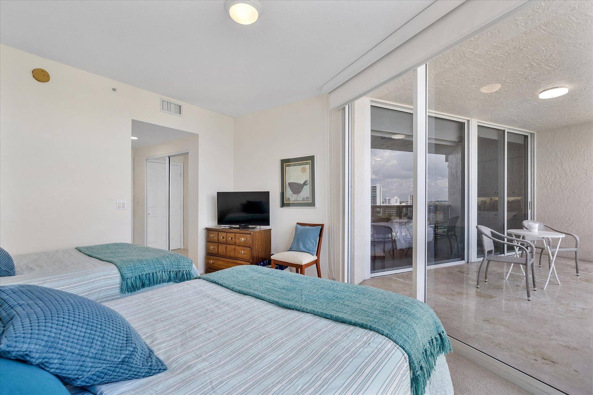 28-3100 N Ocean Blvd #804_028