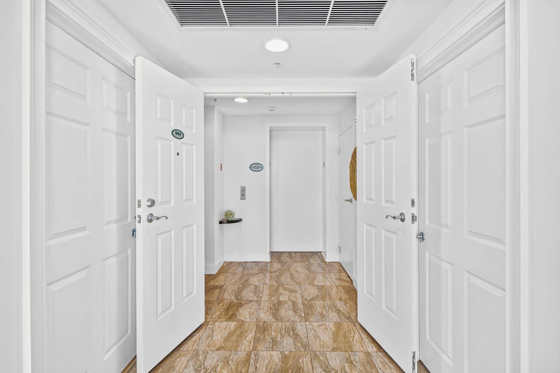 100 S Birch Road, #1004, Fort Lauderdale, FL 33316 11-web-or-mls-DSC_6436
