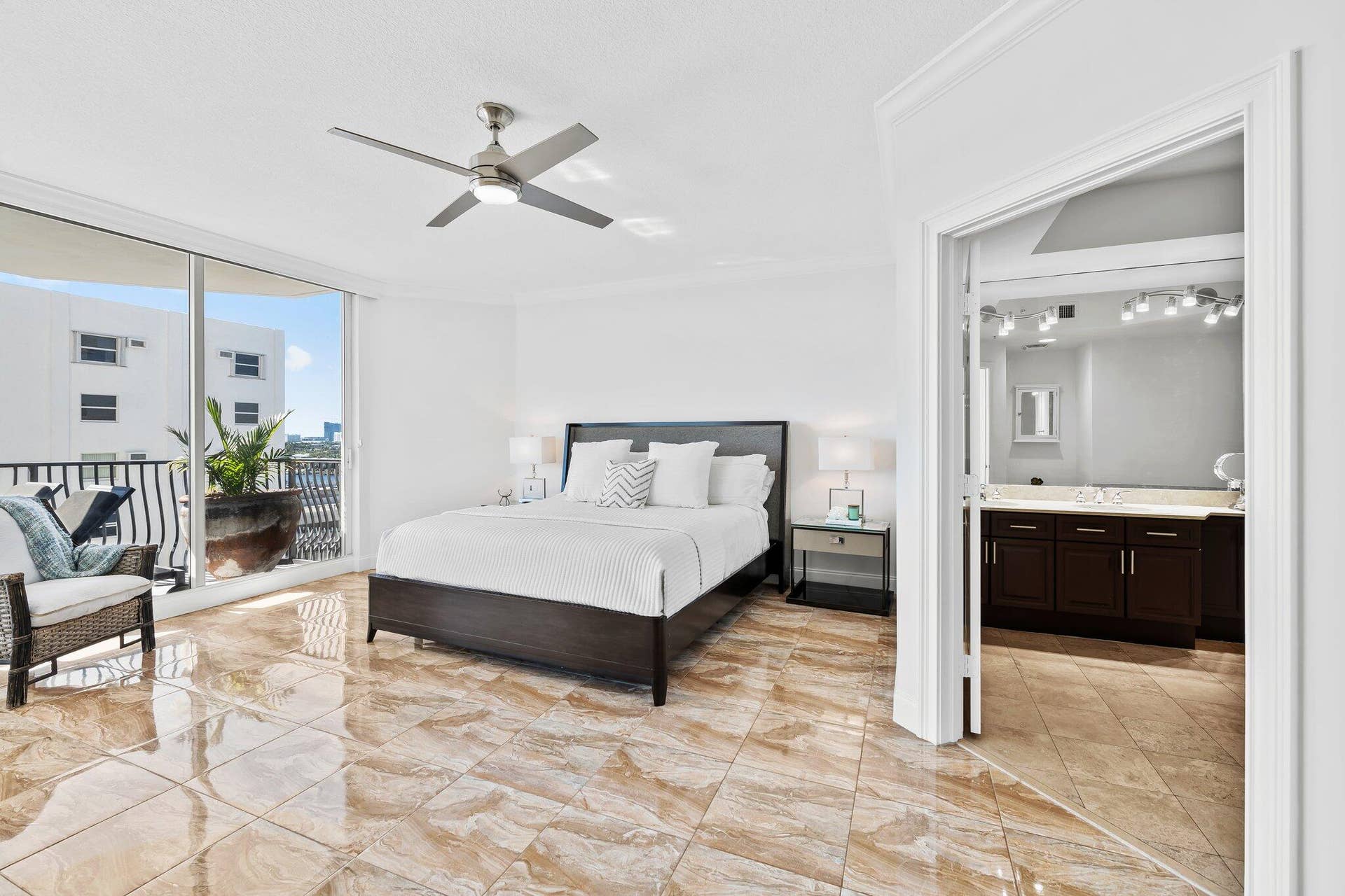100 S Birch Road, #1004, Fort Lauderdale, FL 33316 1-web-or-mls-DSC_6352