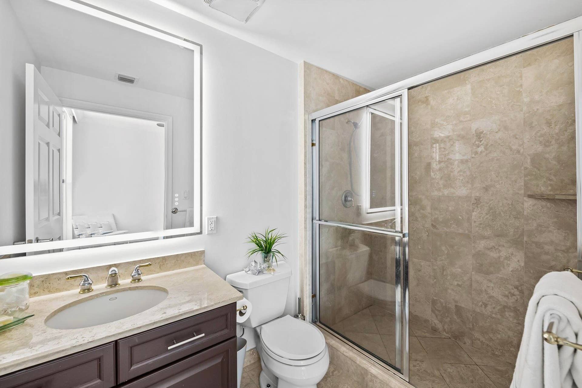 100 S Birch Road, #1004, Fort Lauderdale, FL 33316 7-web-or-mls-DSC_6409