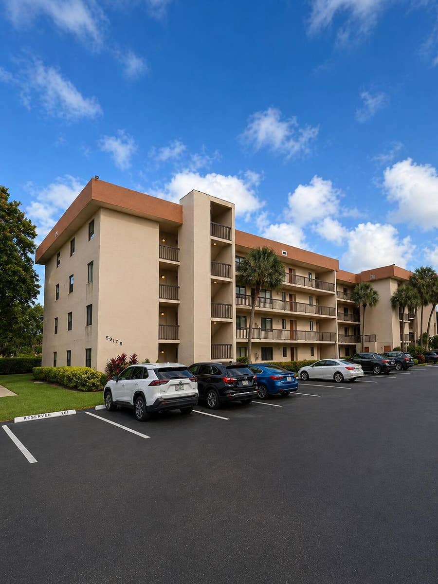 Property photo for 5917 Vía Vermilya, #406, Atlantis, FL