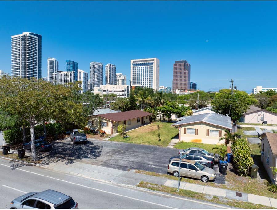 Property photo for 638 SW 4th Avenue, Fort Lauderdale, FL