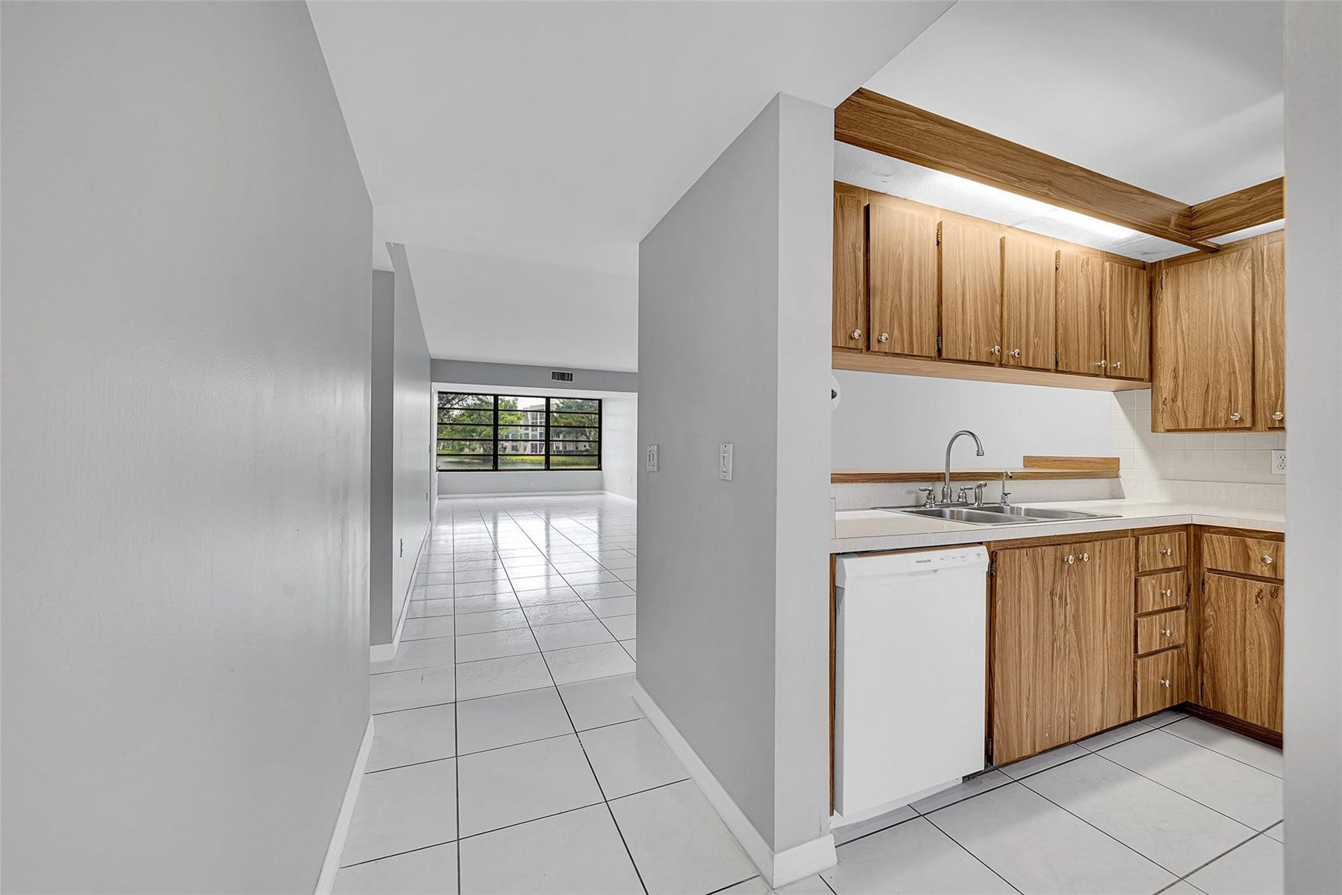 1713 Whitehall Drive, #103, Davie, Davie, FL 33324 Photo 6